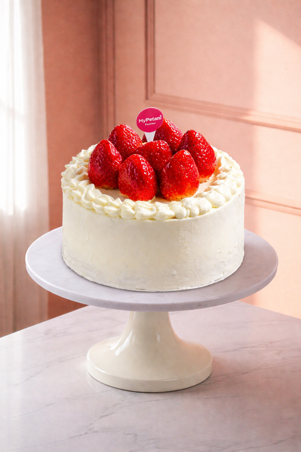 Strawberry Shortcake (6 Inch) (Available in KL & Selangor Only)