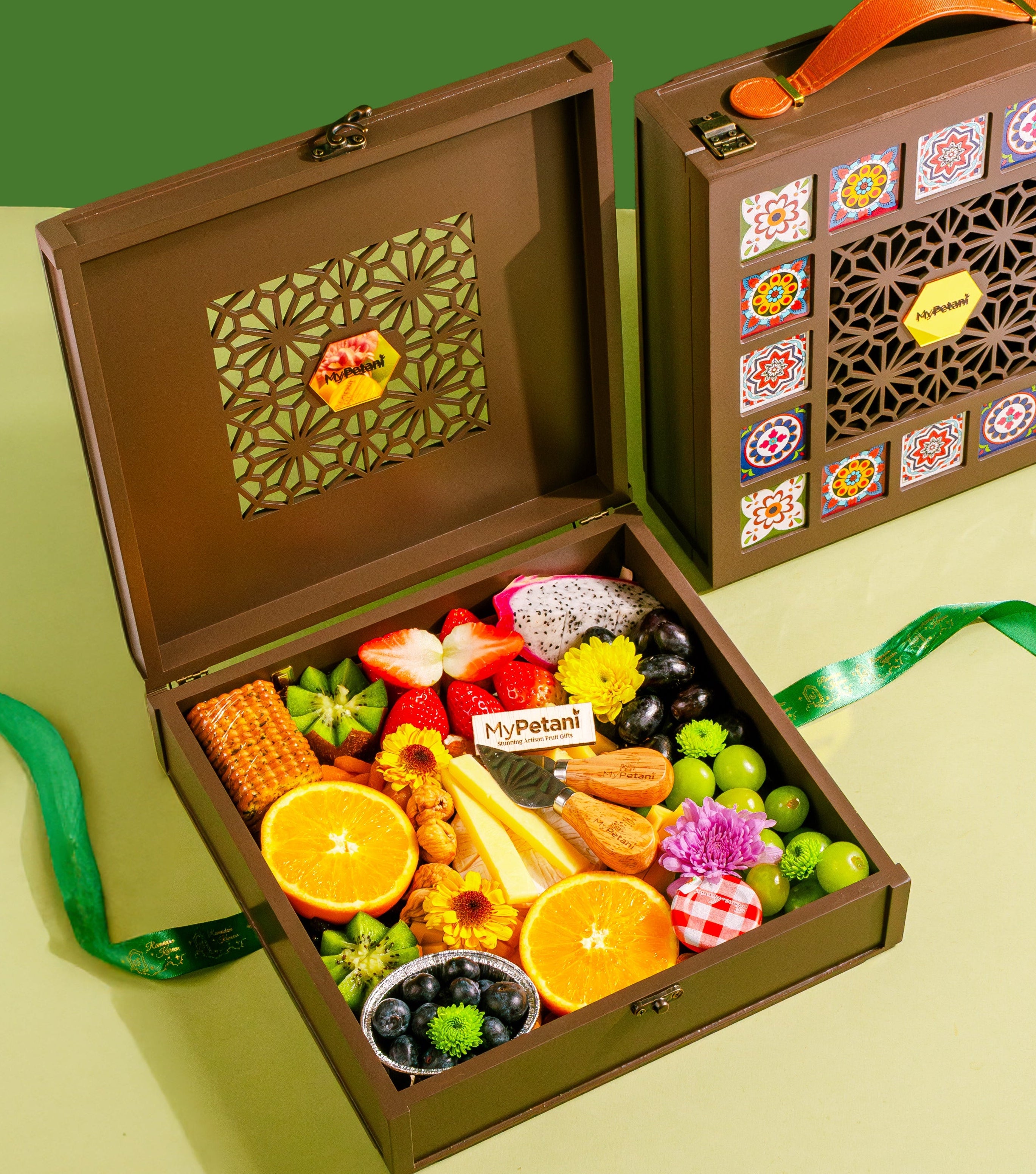 Jasmine Super Cheese Fruits Box (With Unique Carved Box)