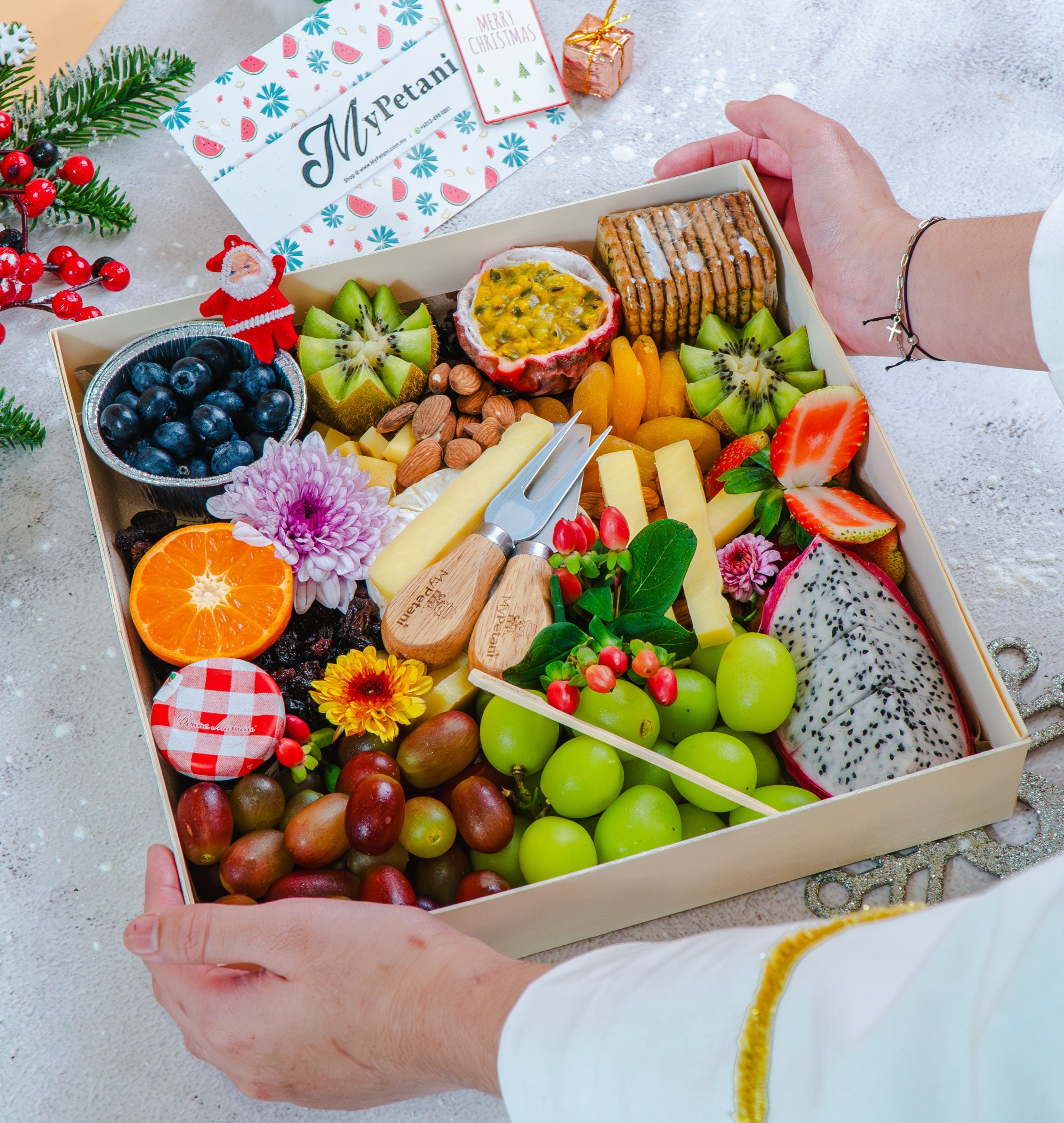 Tioman Super Cheese Fruit Grazing Platter (Available in S, M & L size) (Malaysia)