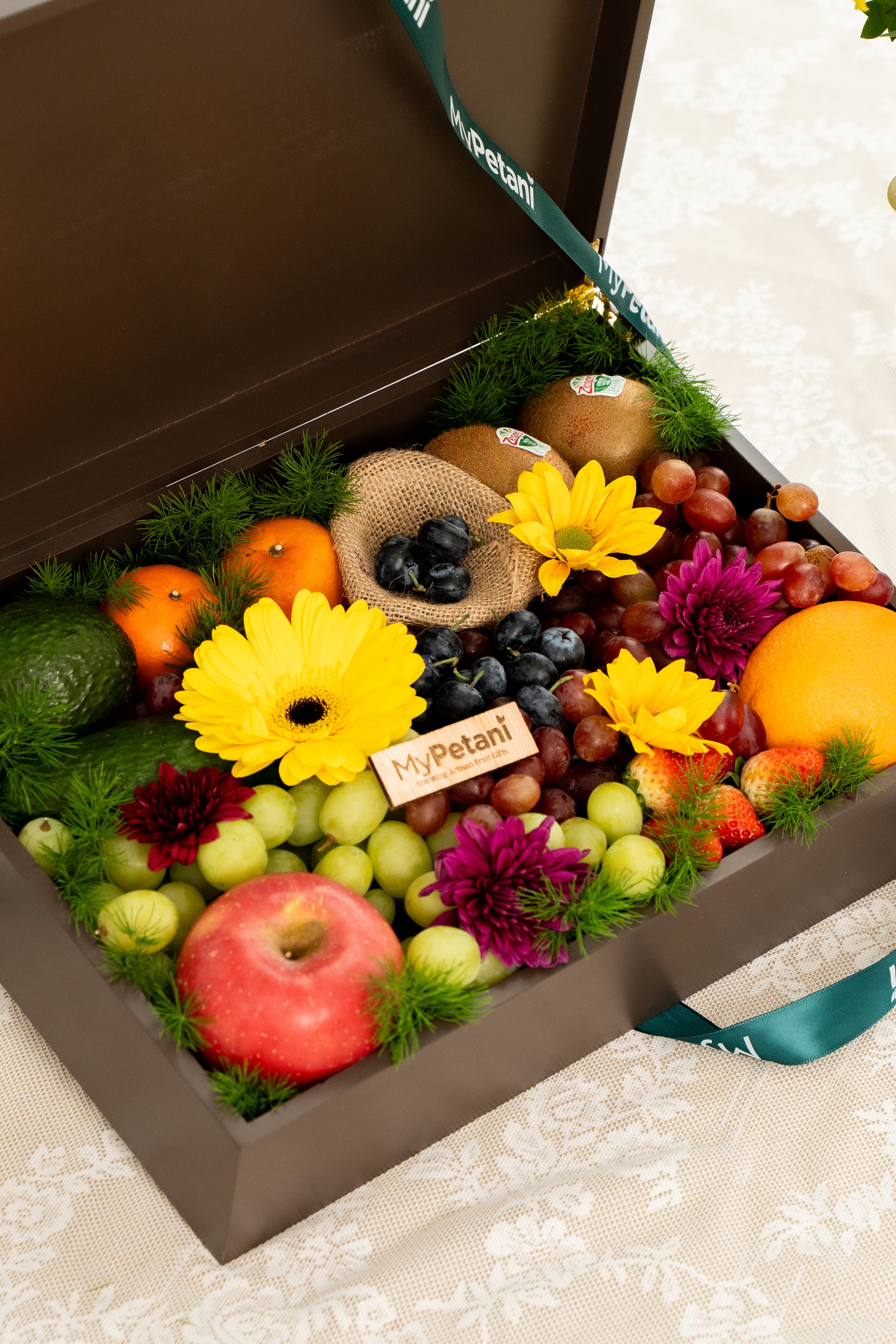 Berjaya Majestic Fruit Box (Available in KL, Selangor Only)