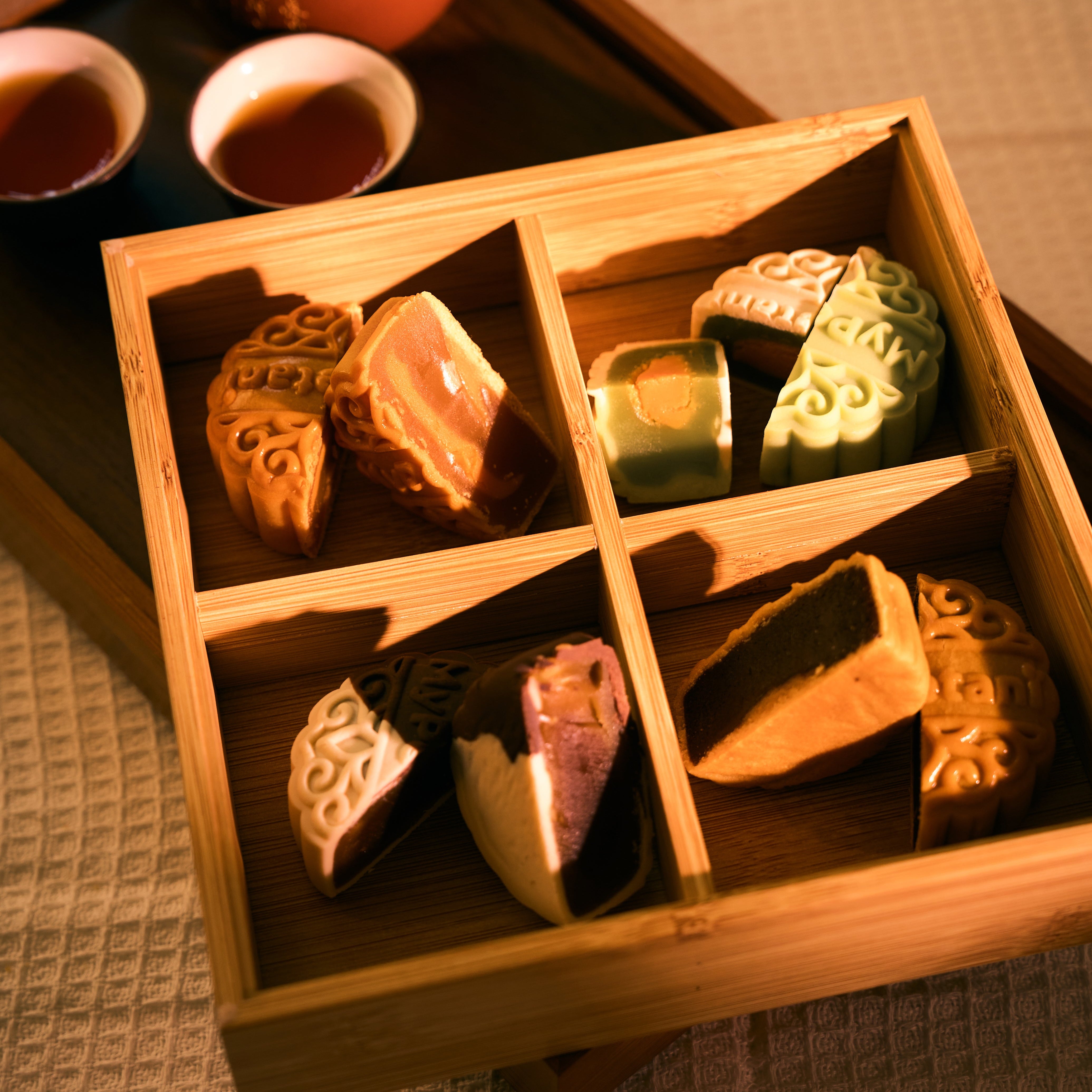 Rustic Gift Box with 4-pcs Halal Mooncakes