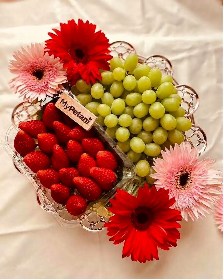 Gua Tempurung Deluxe Strawberry Basket