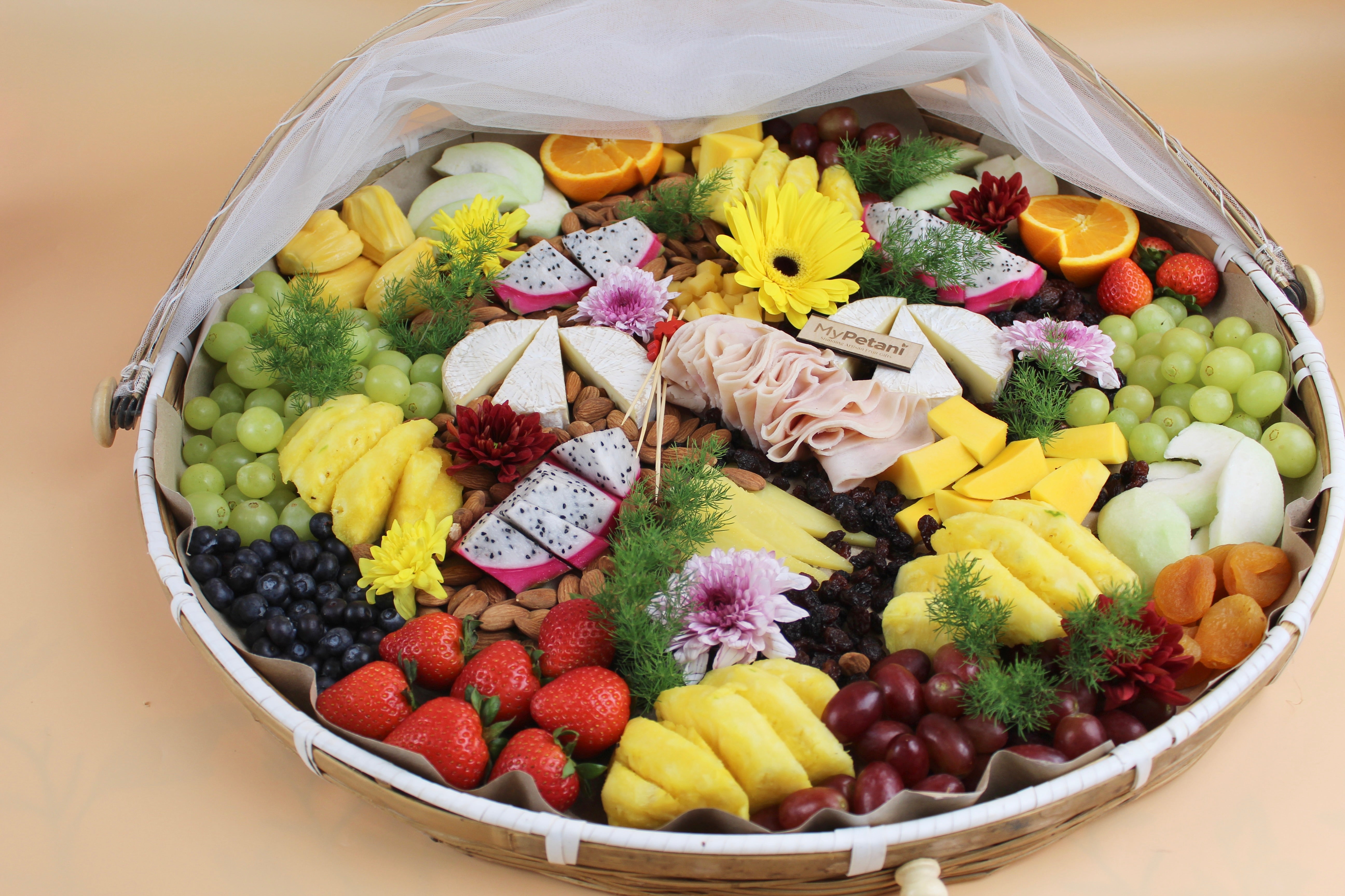 Bellissima Cheese Fruit Platter (Available in Klang Valley only)