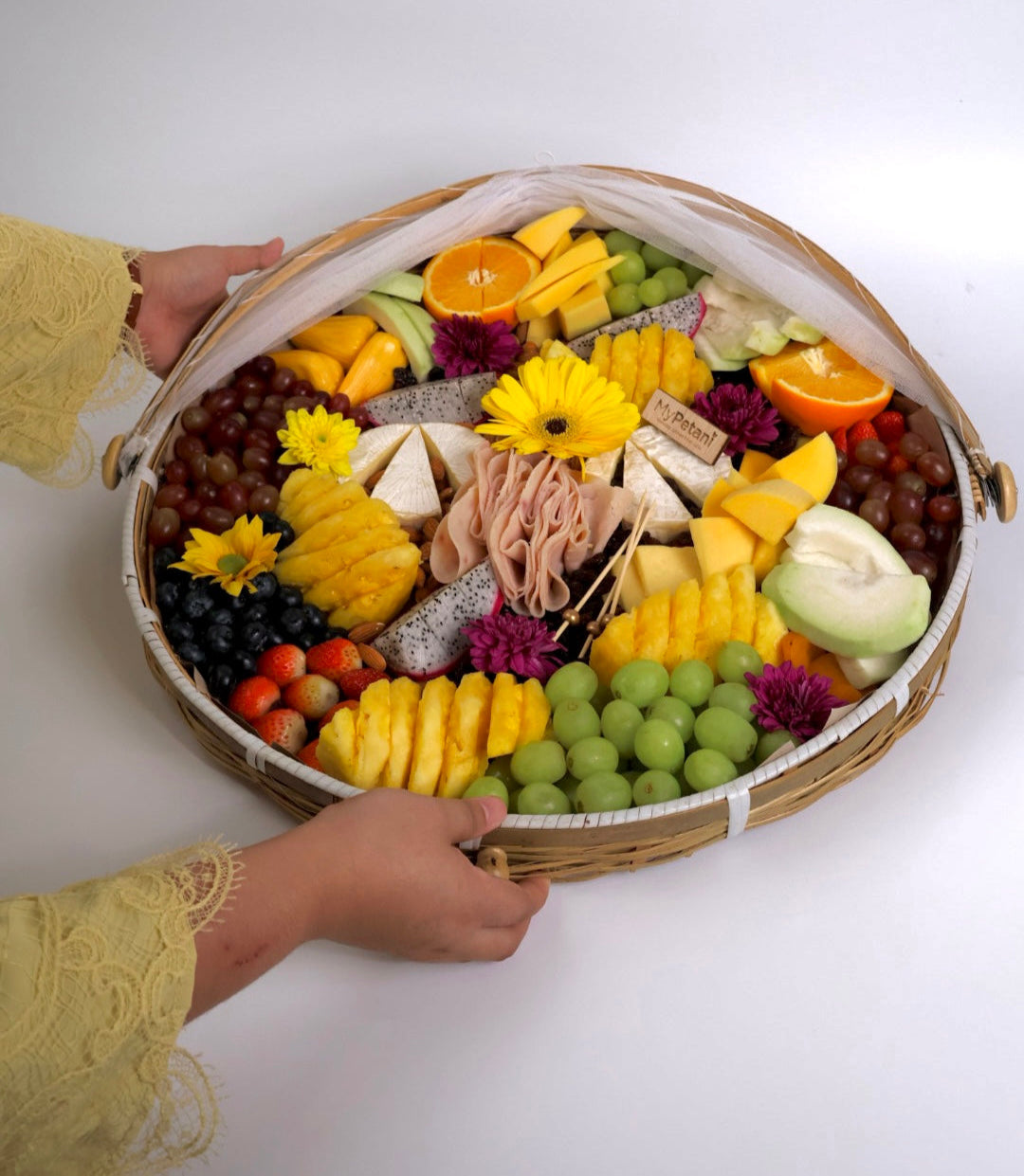 Bellissima Cheese Fruit Platter (Available in Klang Valley only)