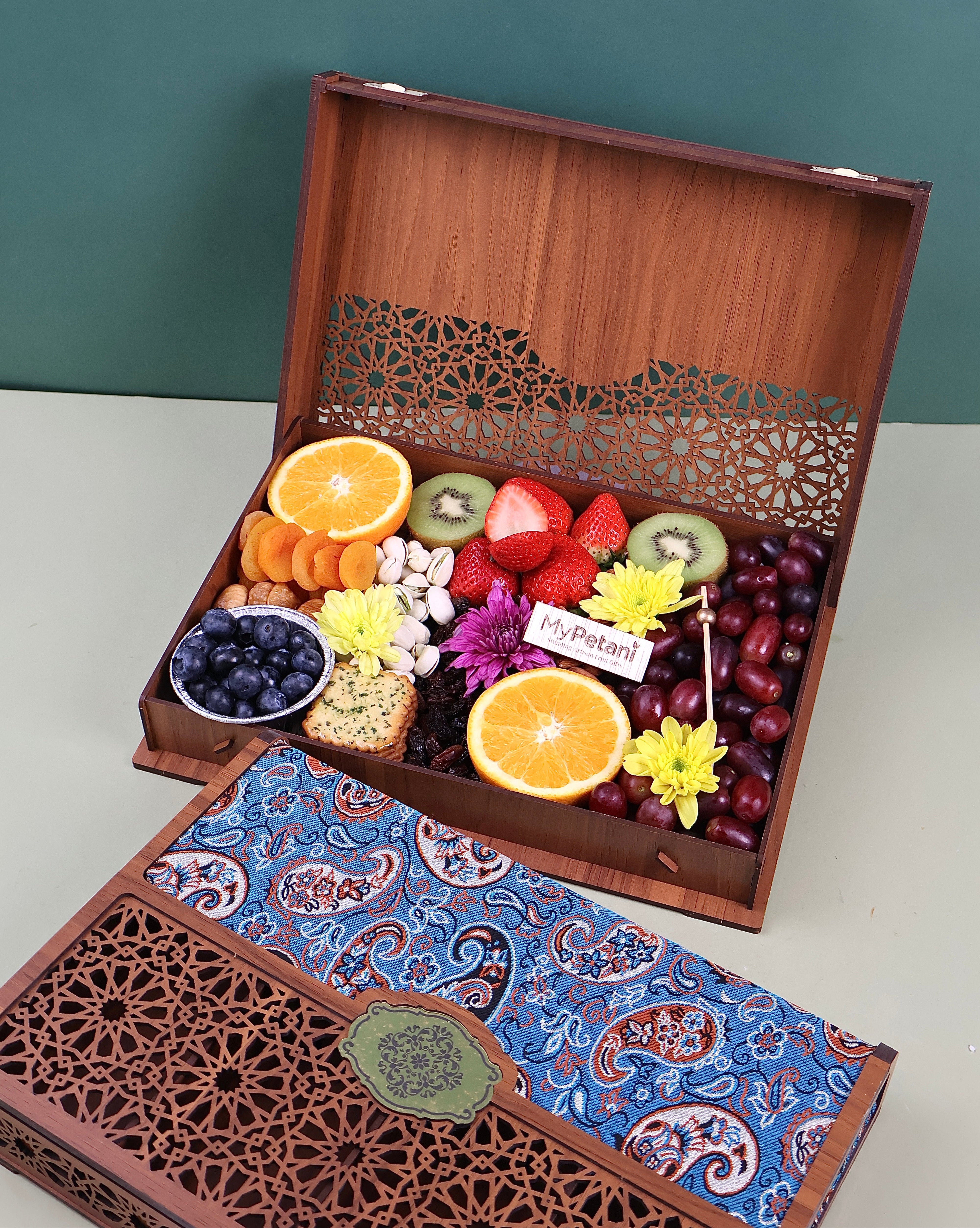 Qadeeja Wooden Fruits Gift Box (Available in Selangor & KL)