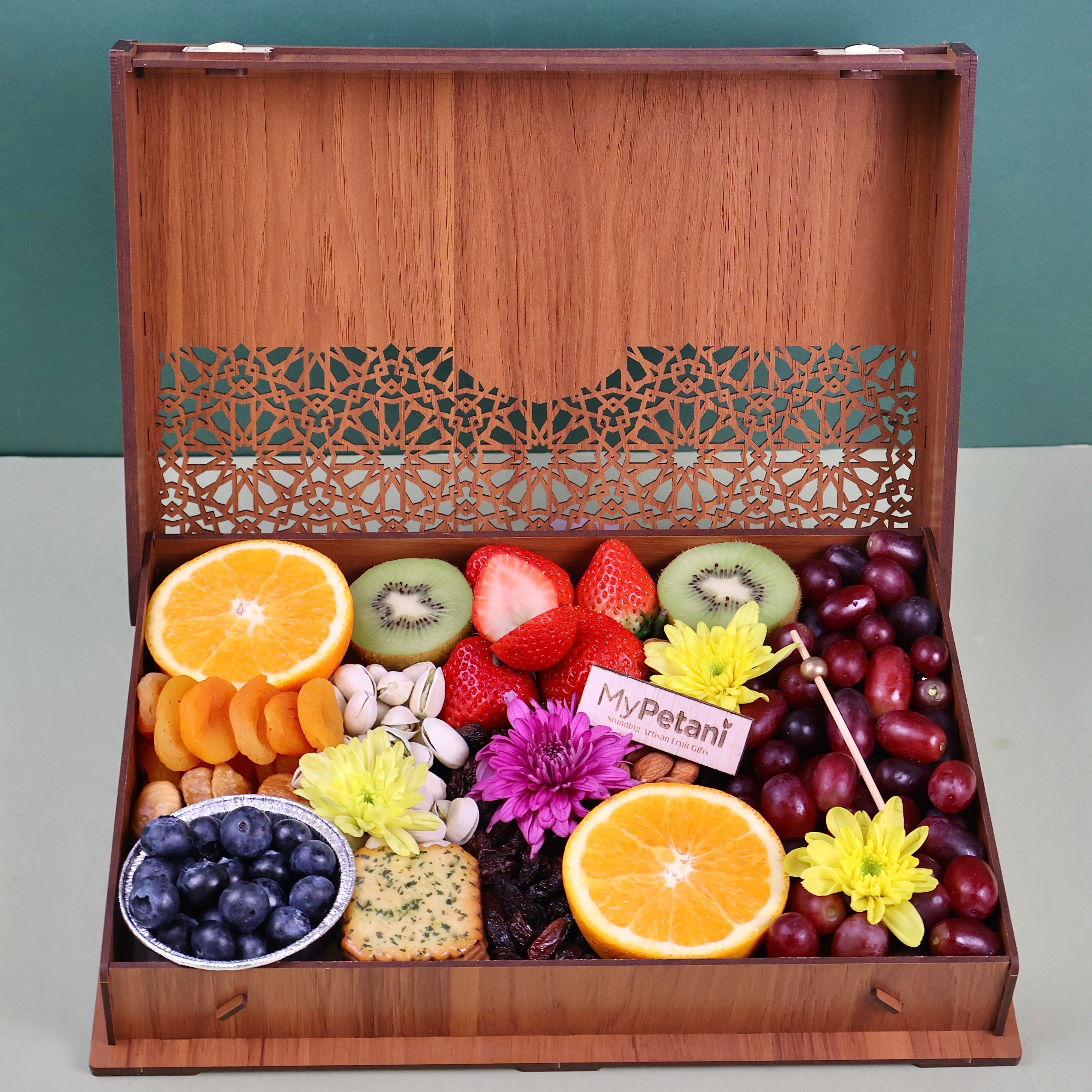 Qadeeja Wooden Fruits Gift Box (Available in Selangor & KL)