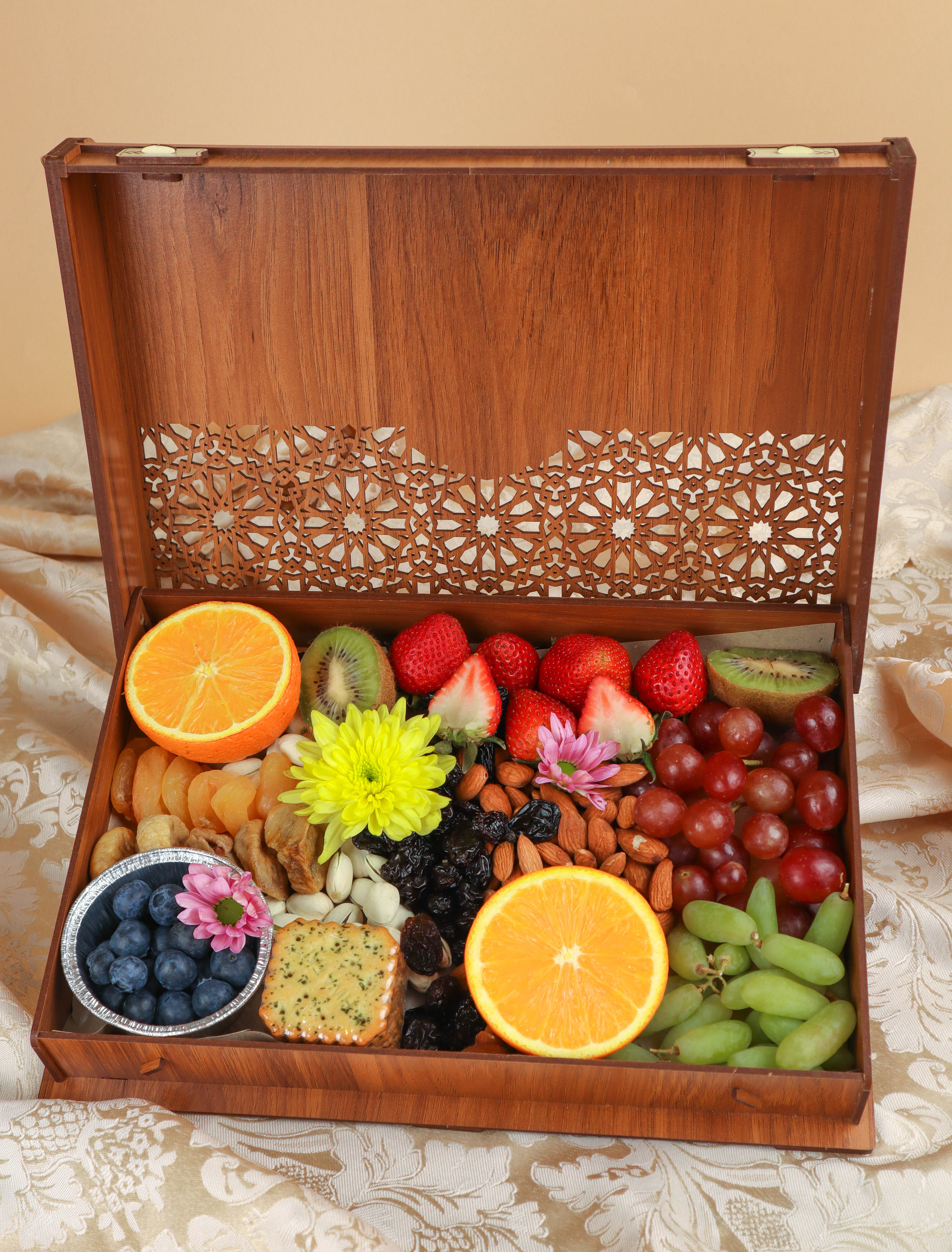 Qadeeja Wooden Fruits Gift Box (Available in Selangor & KL)