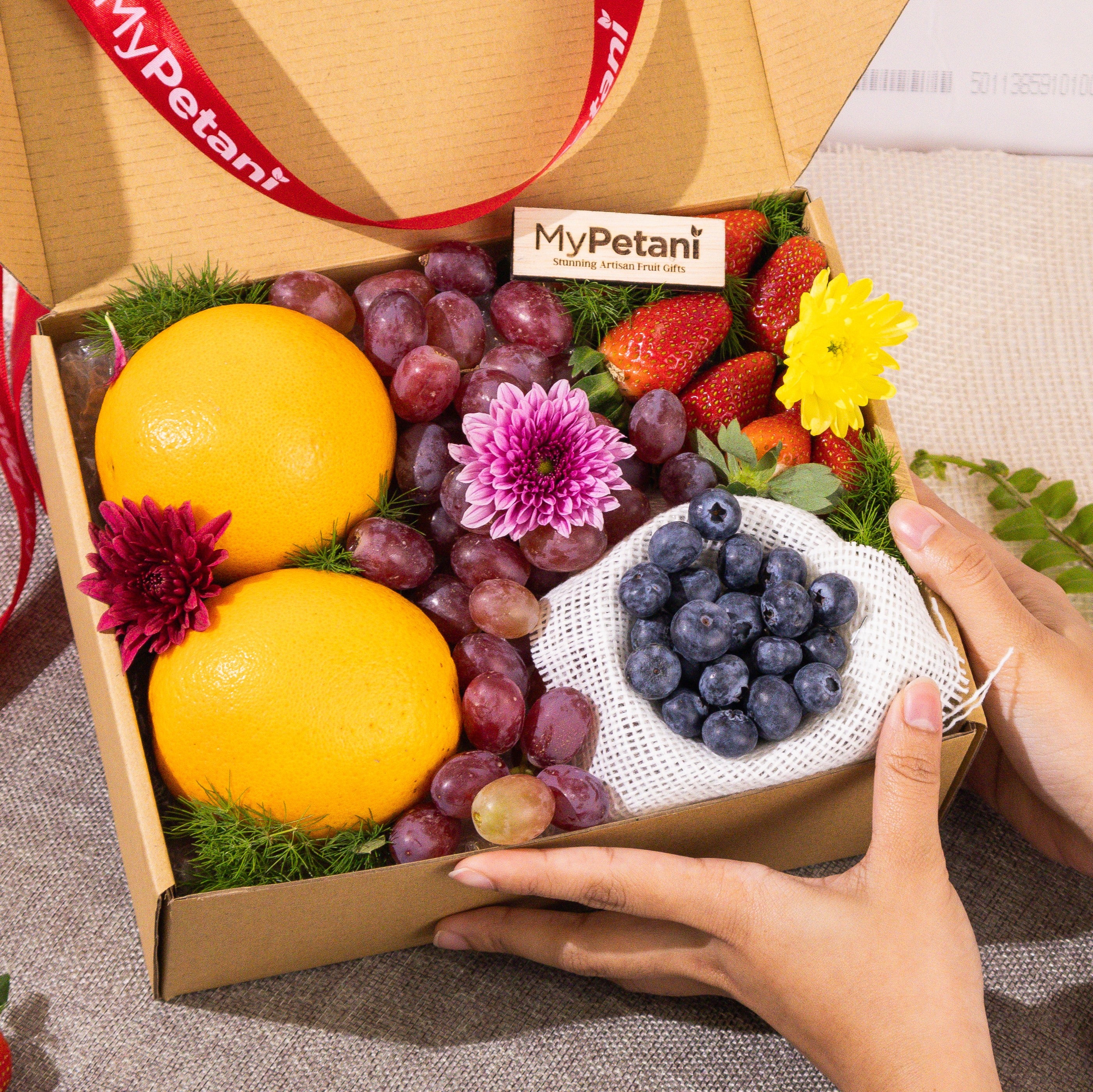Kinabalu Radiance Fruit Box (S) (Available in KL, Selangor, JB & Penang Only)