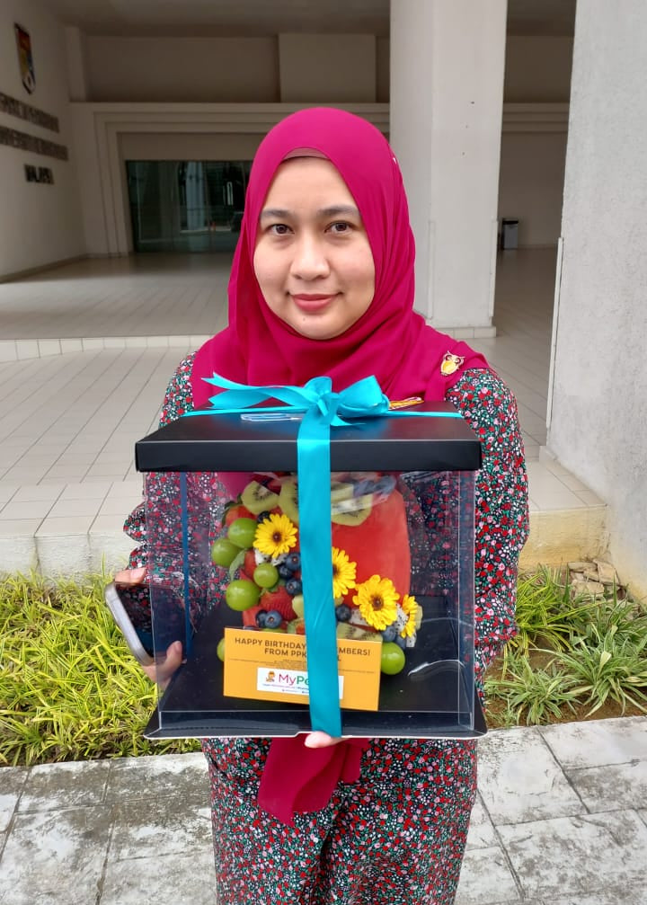 Watermelon Fruits Cake (Available in Klang Valley only)