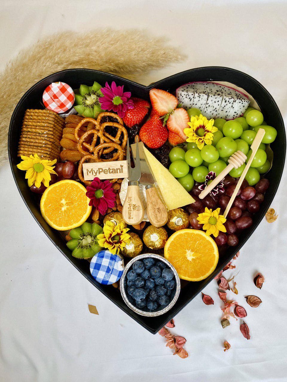 Bentley Love Cheese Grazing Box (Available in Klang Valley, Seremban, Penang & JB only)