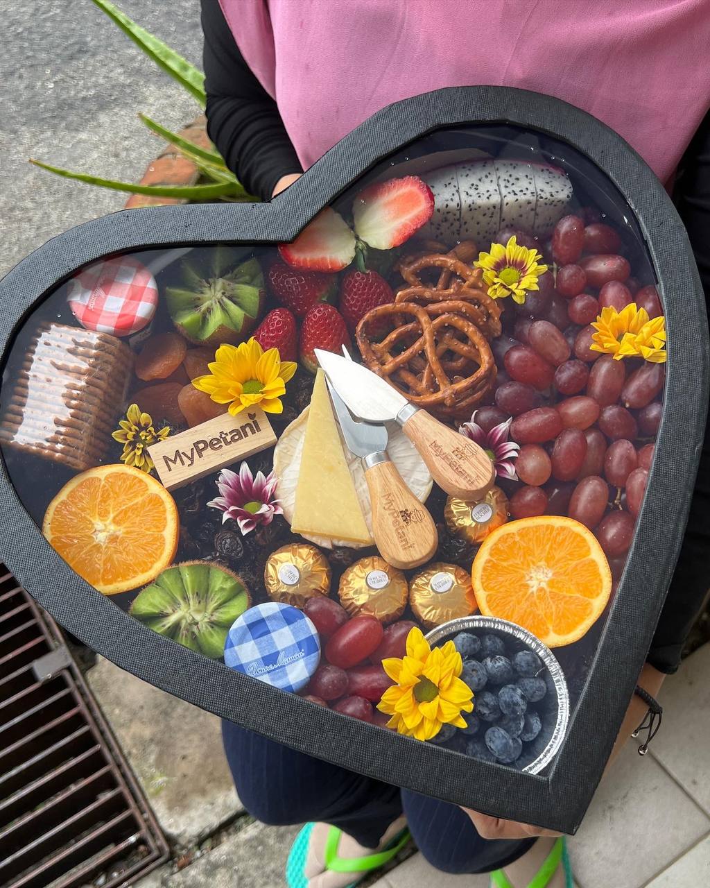 Bentley Love Cheese Grazing Box (Available in Klang Valley, Seremban, Penang & JB only)