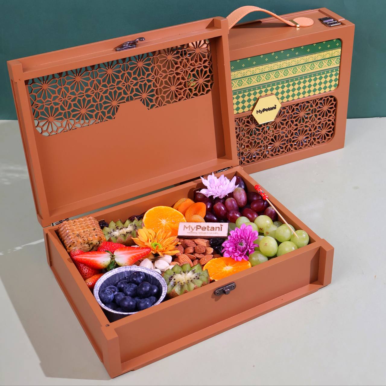 Ramadan Raya 2025: Rania Fruit Gift Box (Available in KL & Selangor only)