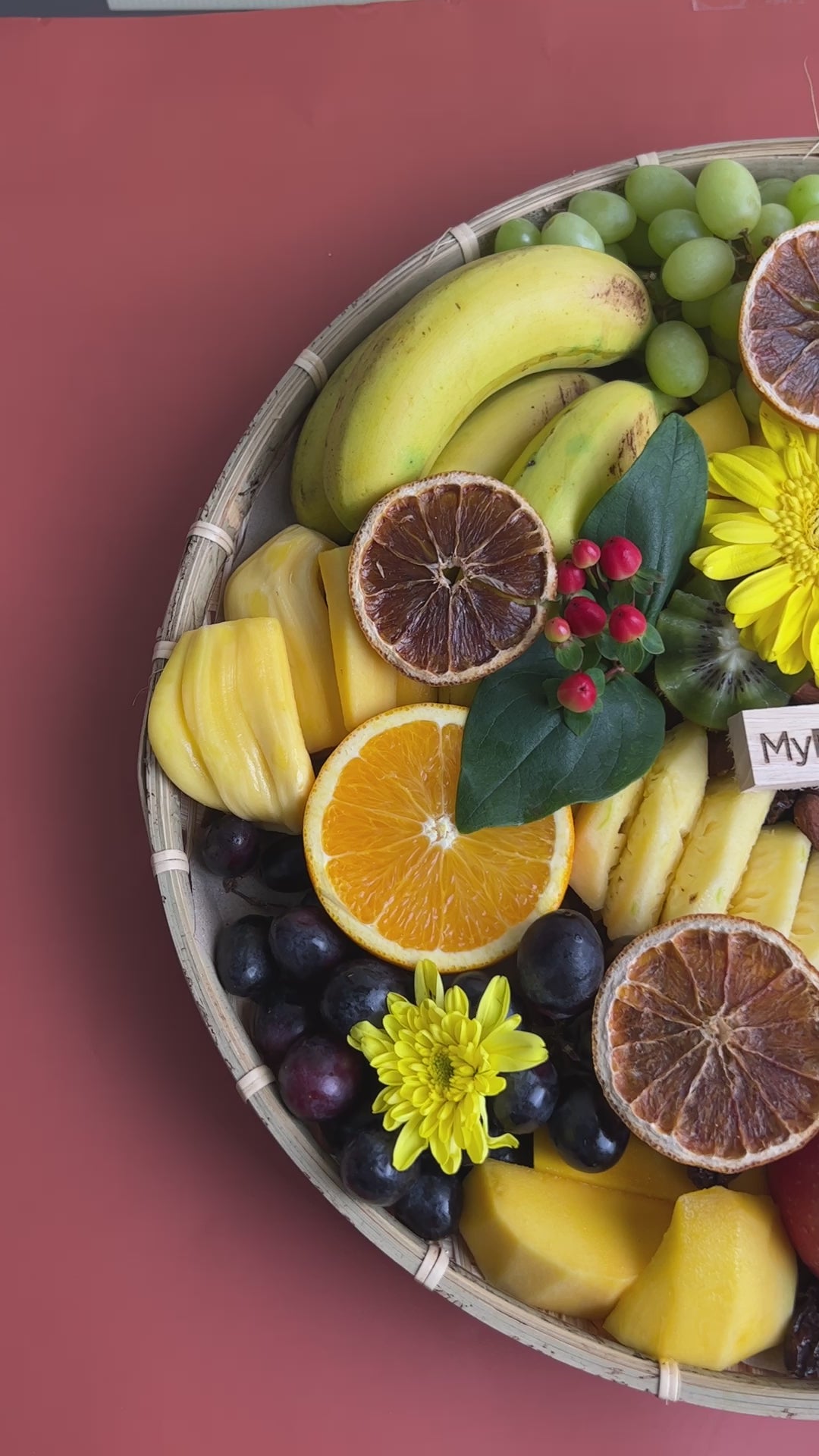 Le Classique Fruit Board