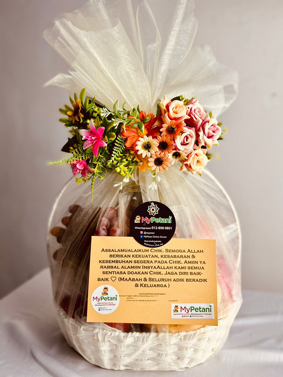 Luxurious Lilit Tun Teja Fruit Basket