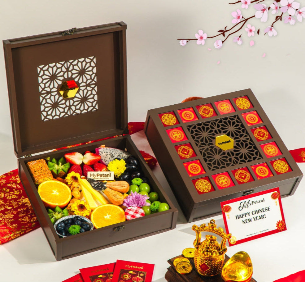 Jasmine Super Cheese Fruits Box (With Unique Carved Wooden Box)