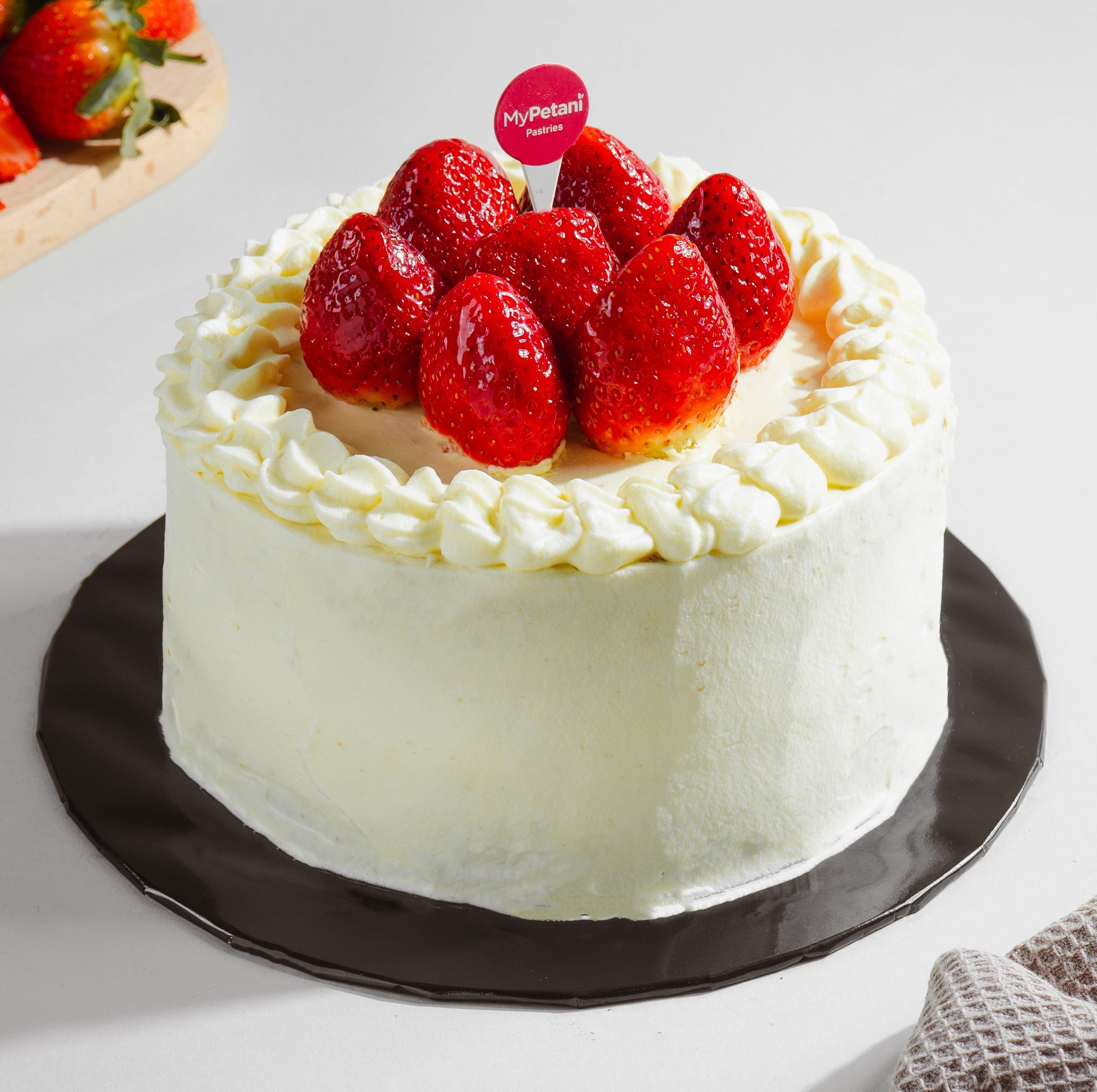 Strawberry Shortcake (6 Inch) [Available in KL & Selangor only]