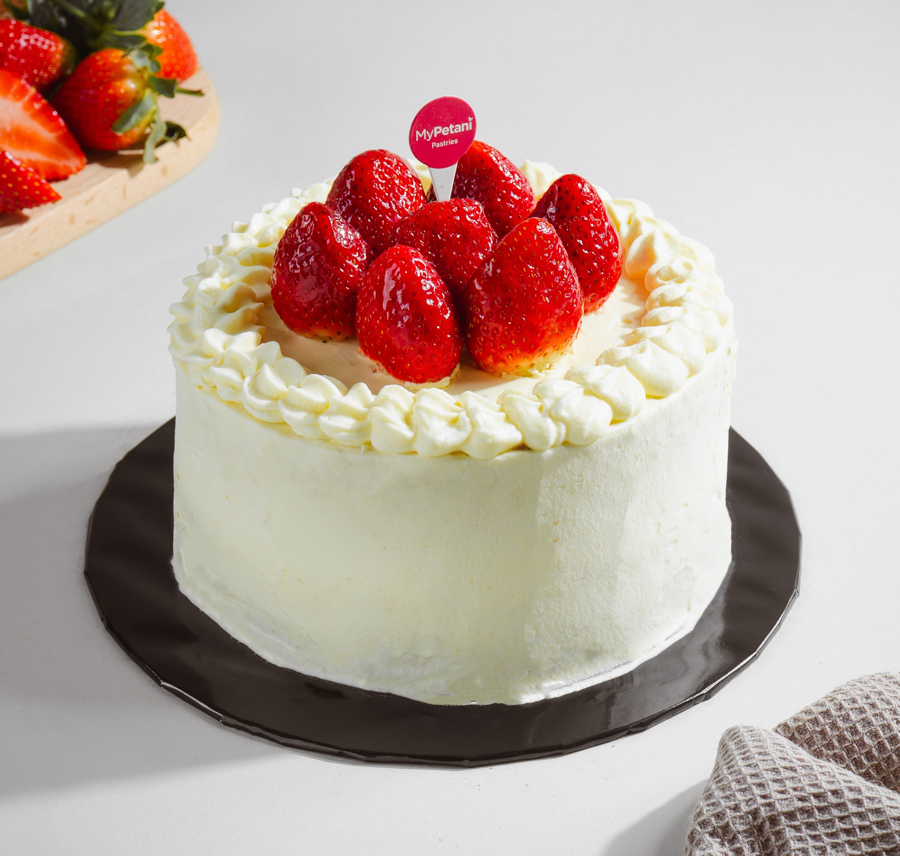 Strawberry Shortcake (6 Inch) [Available in KL & Selangor only]