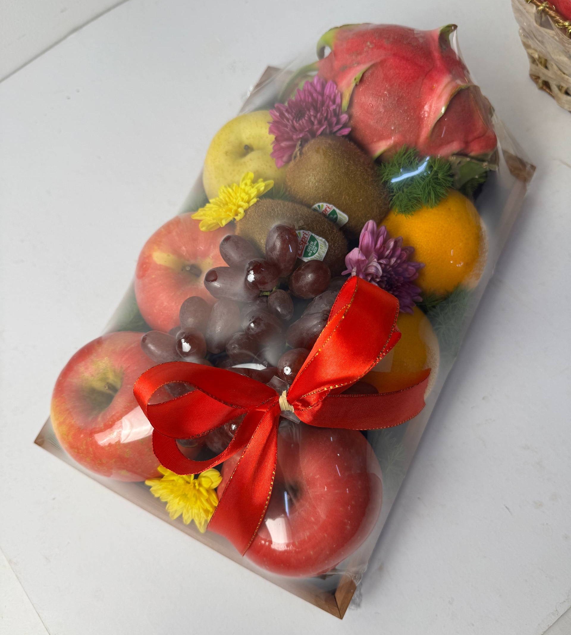 Amadeus Fruits & Flowers Basket (Available in KL, Selangor, Seremban only)