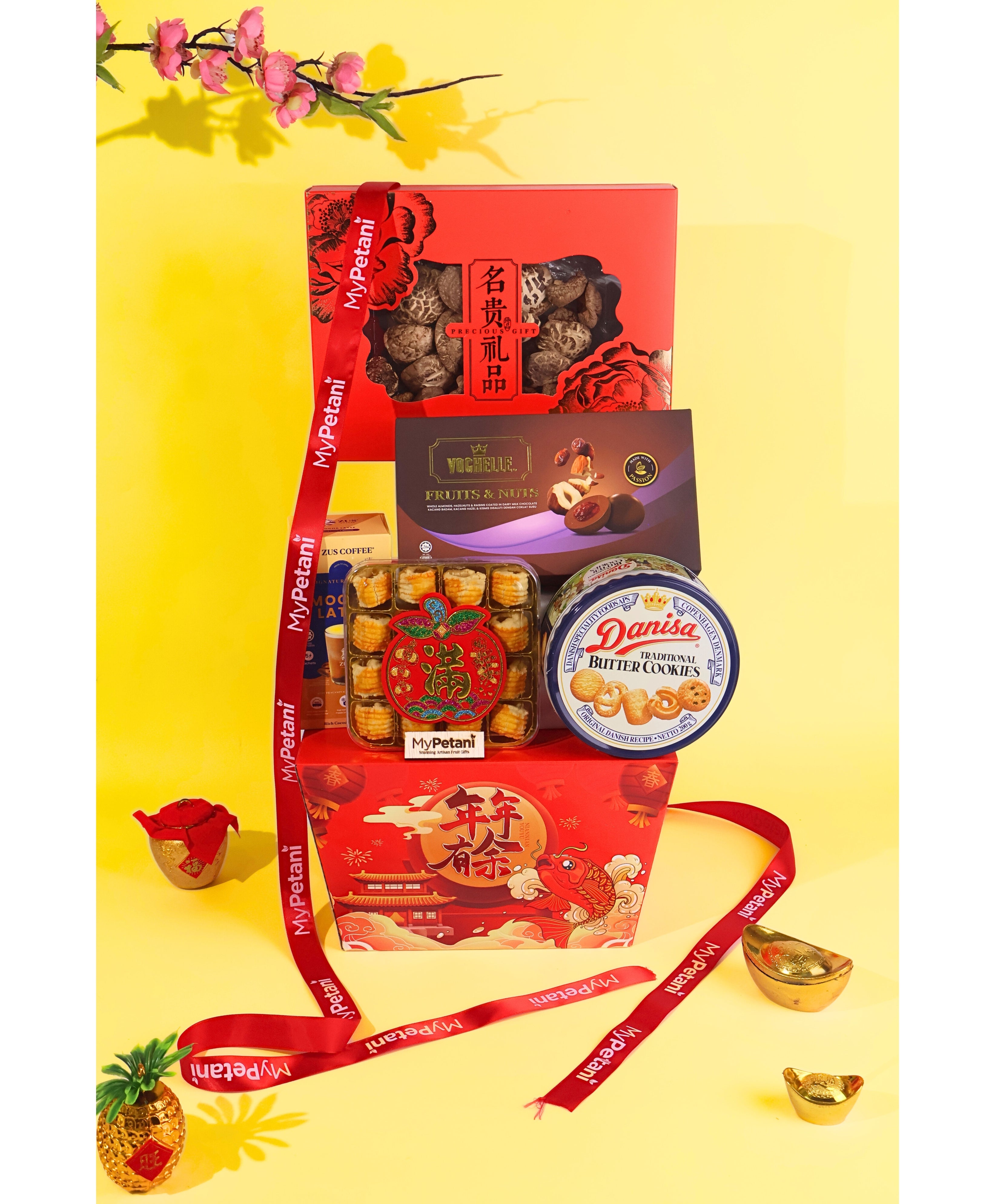 CNY 2025: Golden CNY Hamper (Available in Klang Valley, Penang & Johor only)