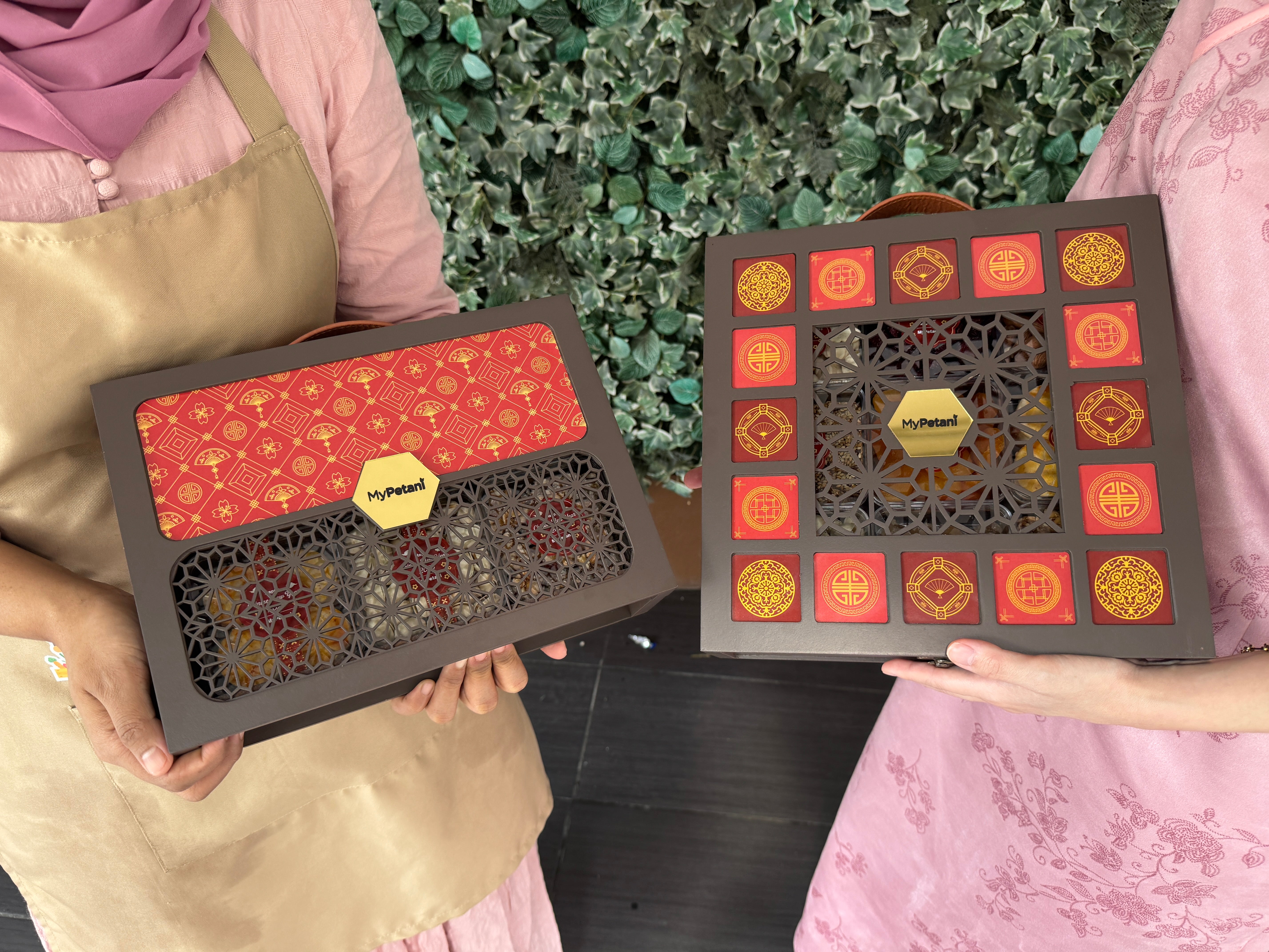 ⁠CNY 2025: 9-Blossom Orient Gift Box (Ltd Edn)