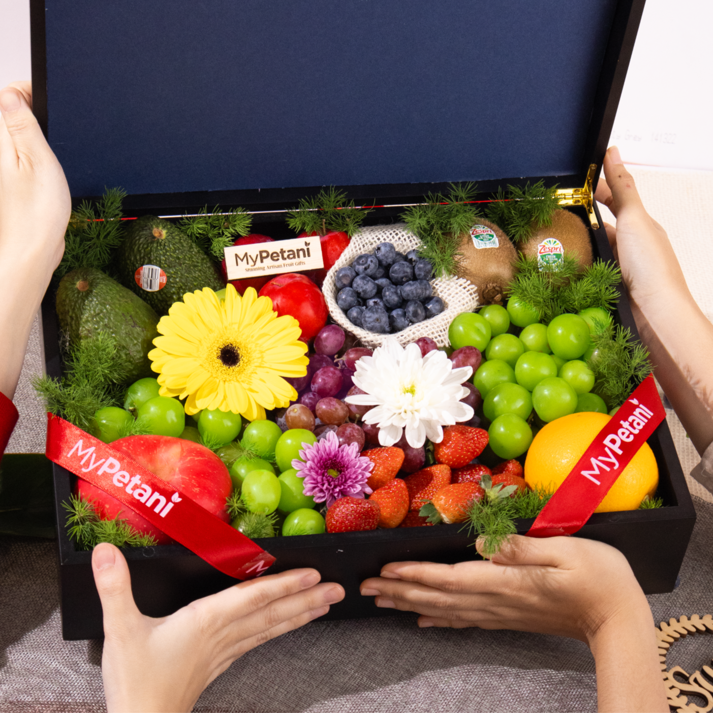 Majestic Fruit Box (Available in KL, Selangor Only)