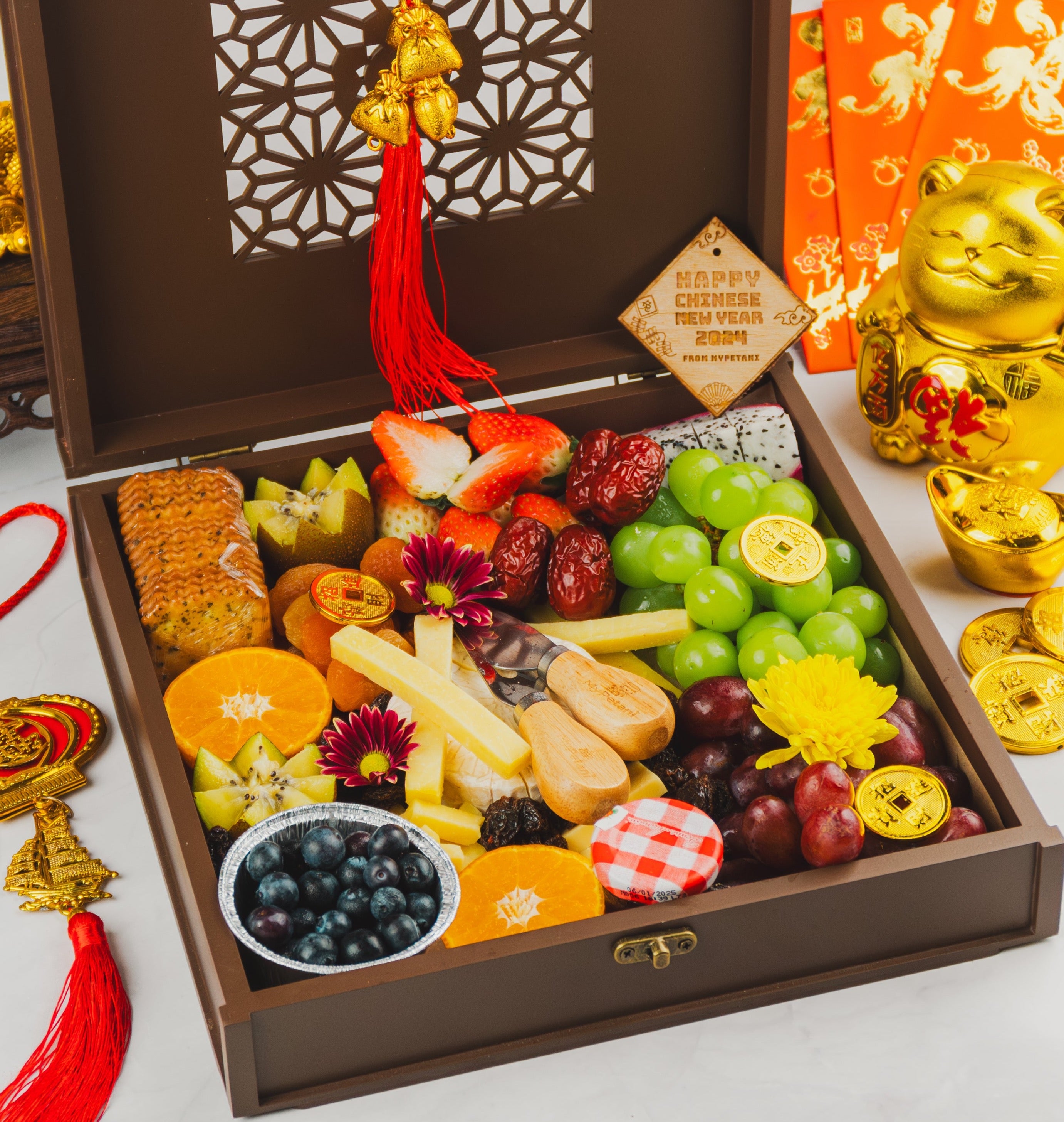 CNY 2025: Jasmine Super Cheese Fruit Platter