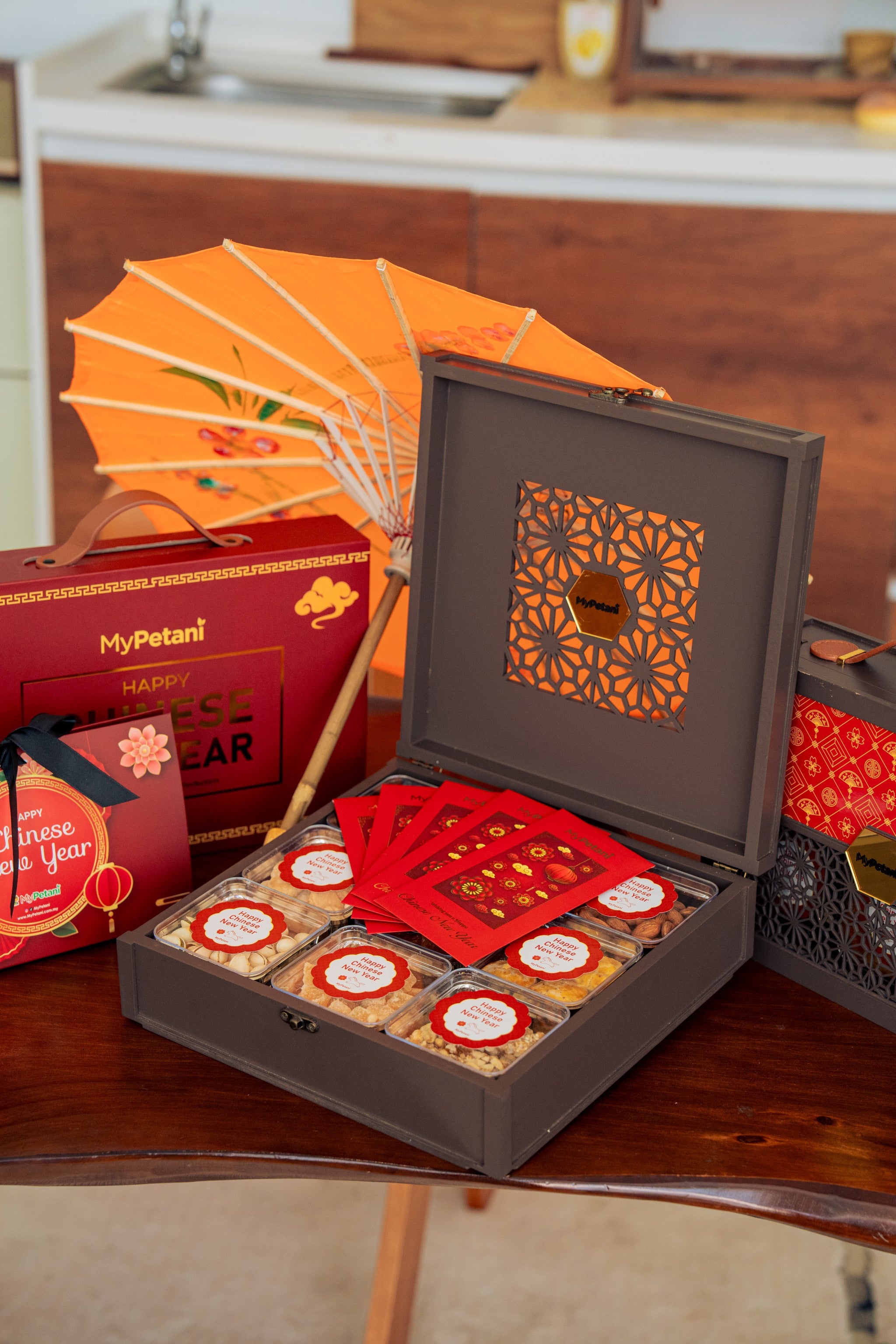 ⁠CNY 2026: 9-Blossom Orient Gift Box (Ltd Edn)