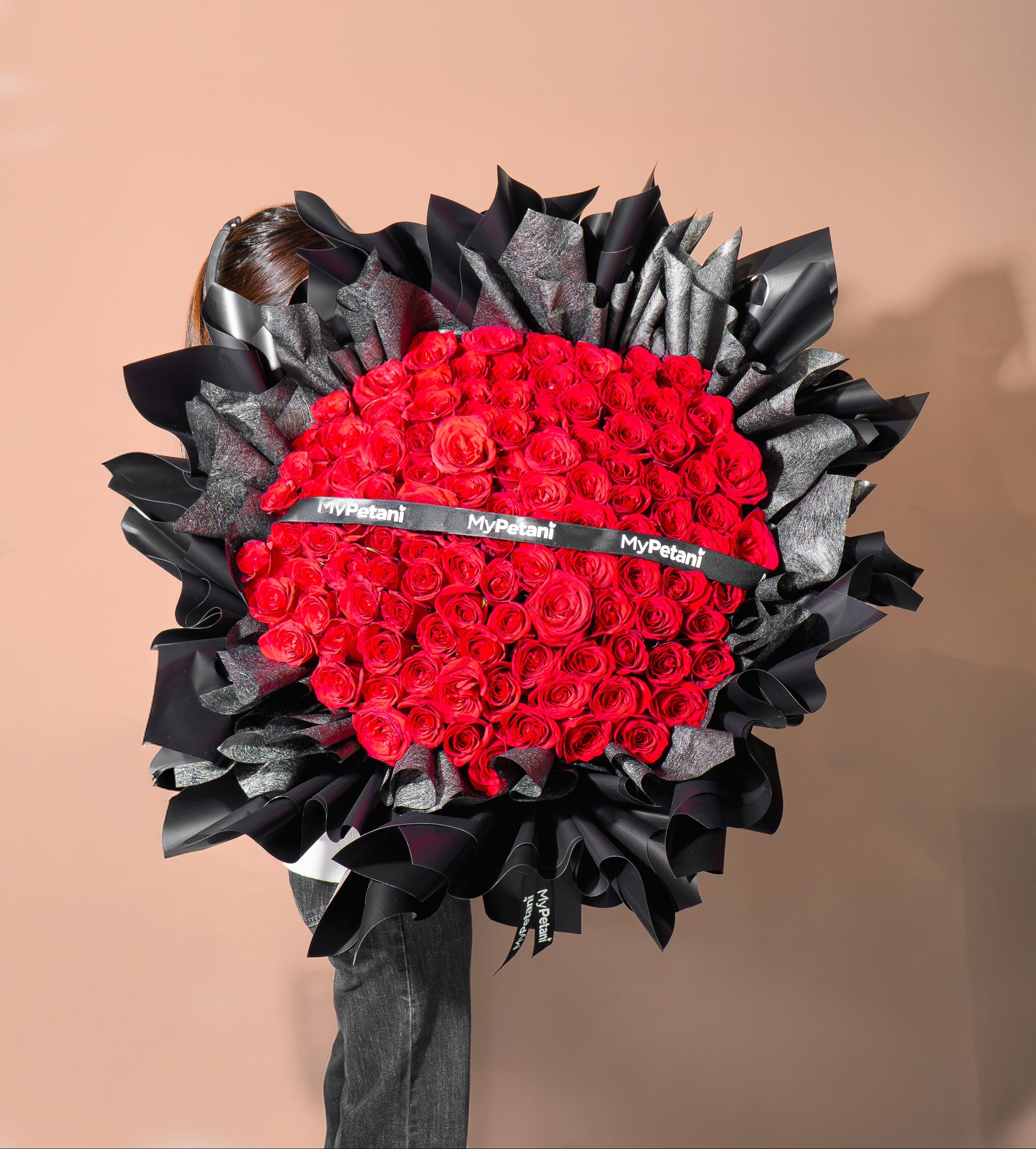 Grand Eleanor Rose Flower Bouquet (Available in KL & Selangor Only)