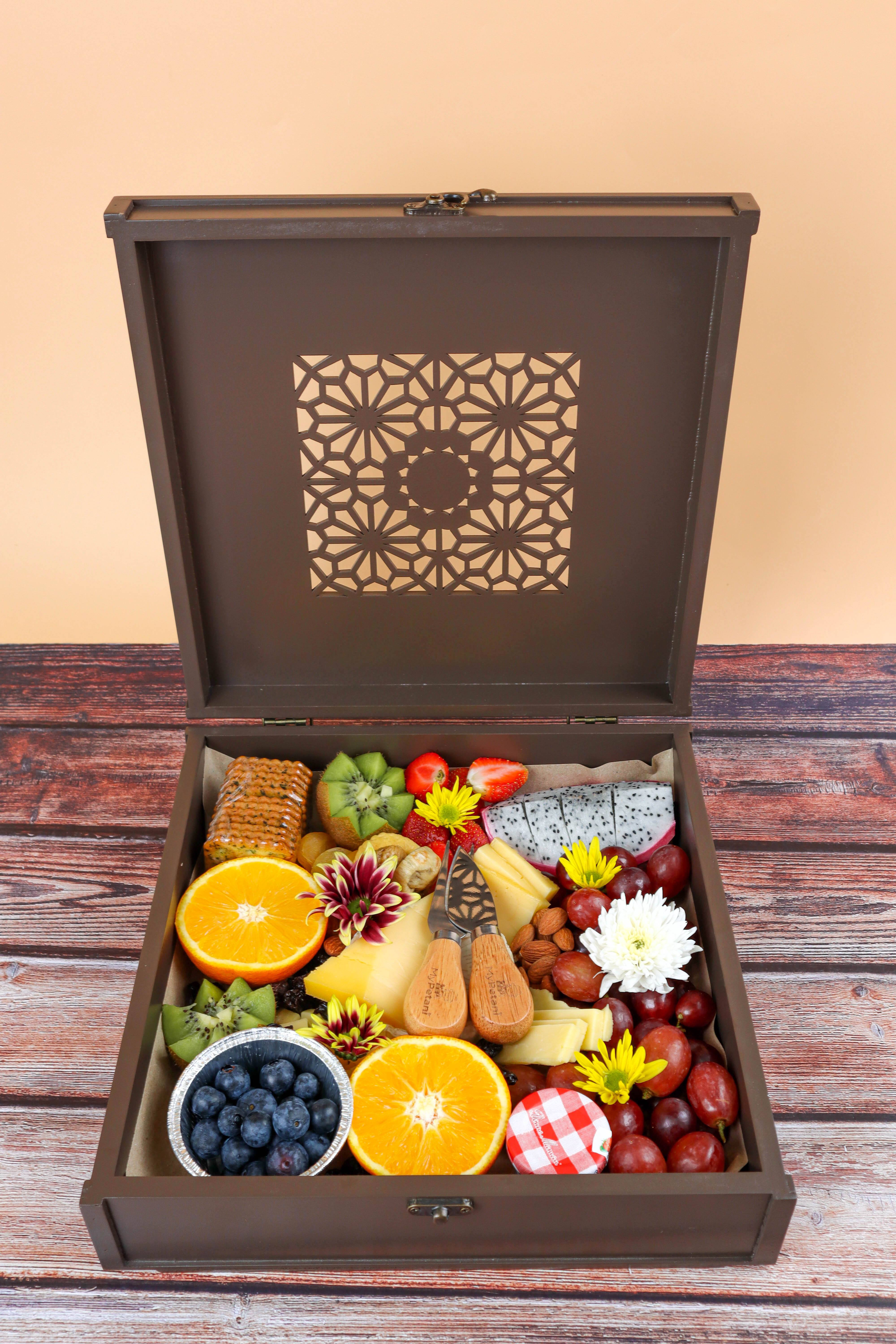 Jasmine Super Cheese Fruits Box (With Unique Carved Wooden Box)