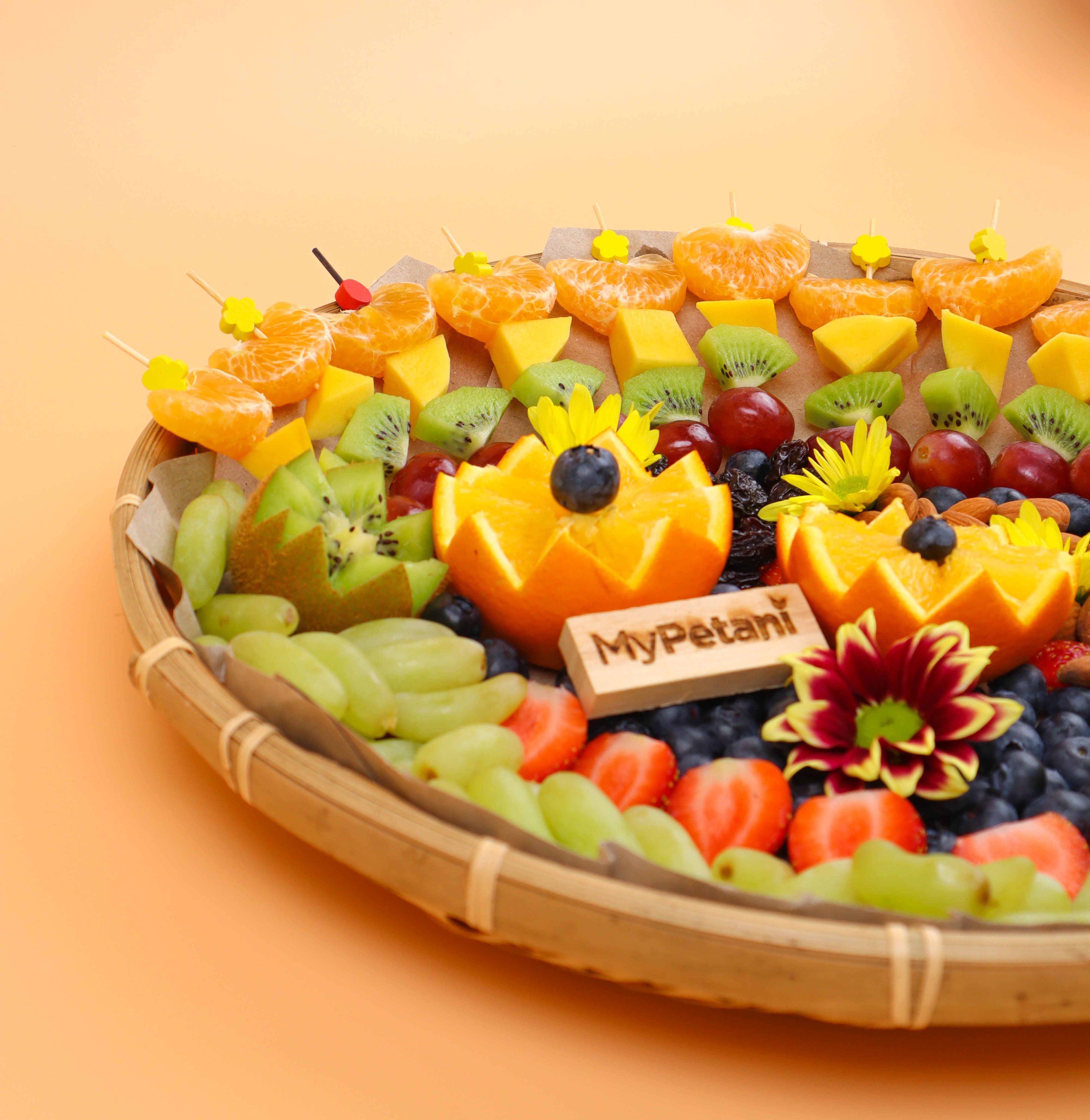 Aria Party Fruit Board