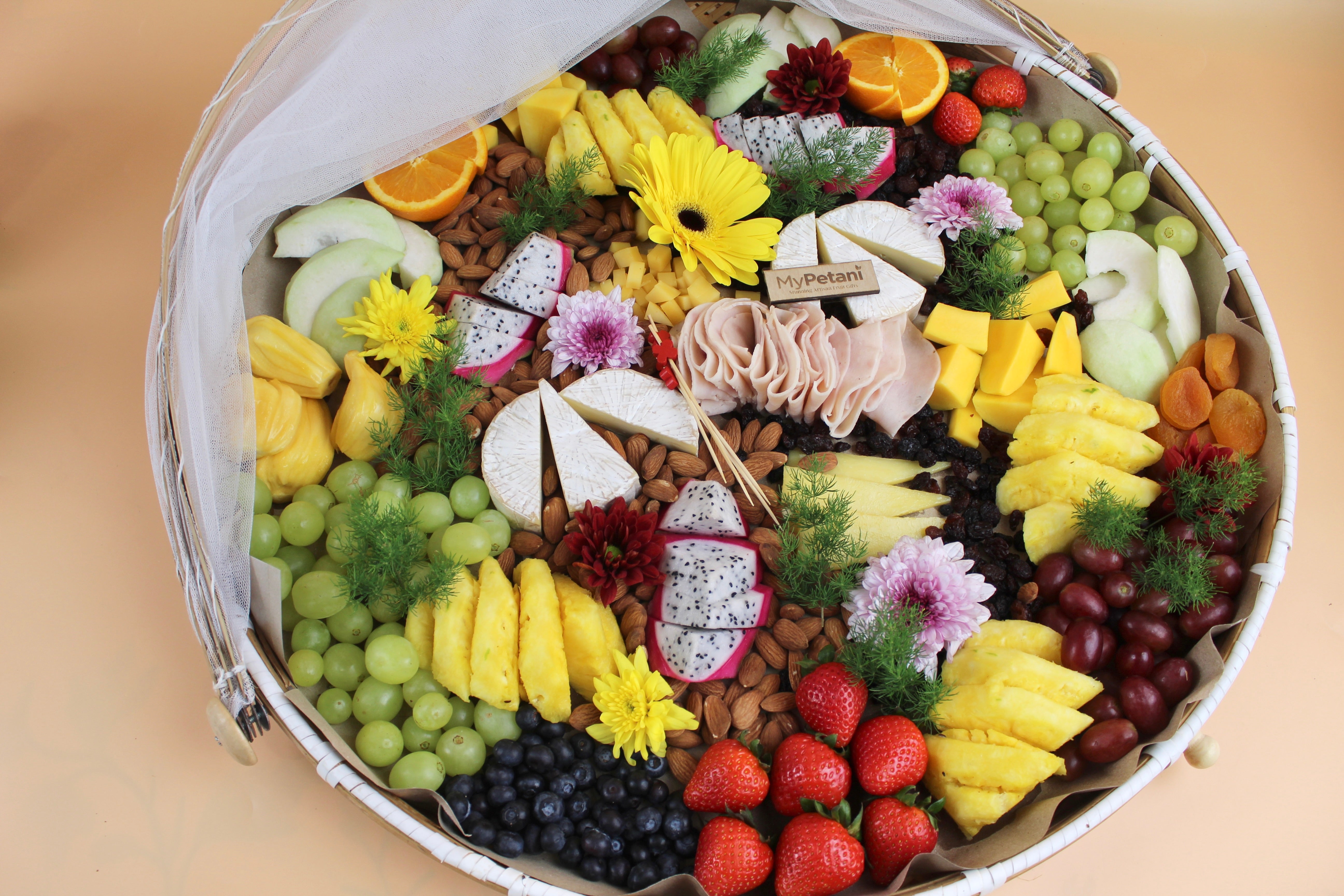 Bellissima Cheese Fruit Platter (Available in Klang Valley only)