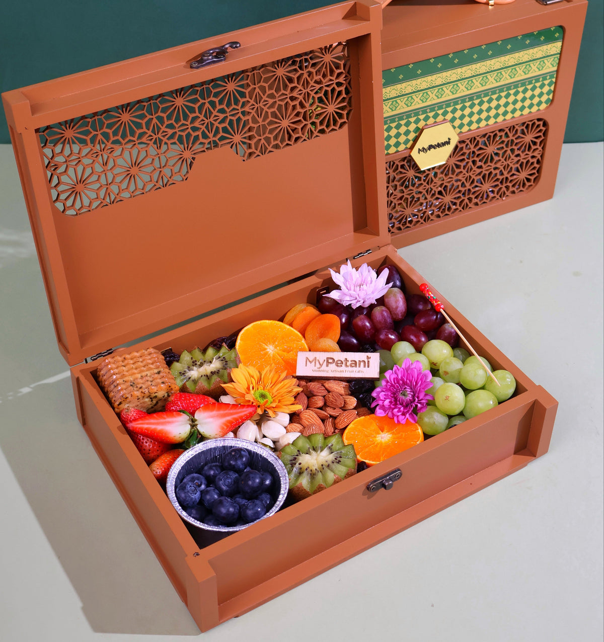 Rania Fruit Gift Box