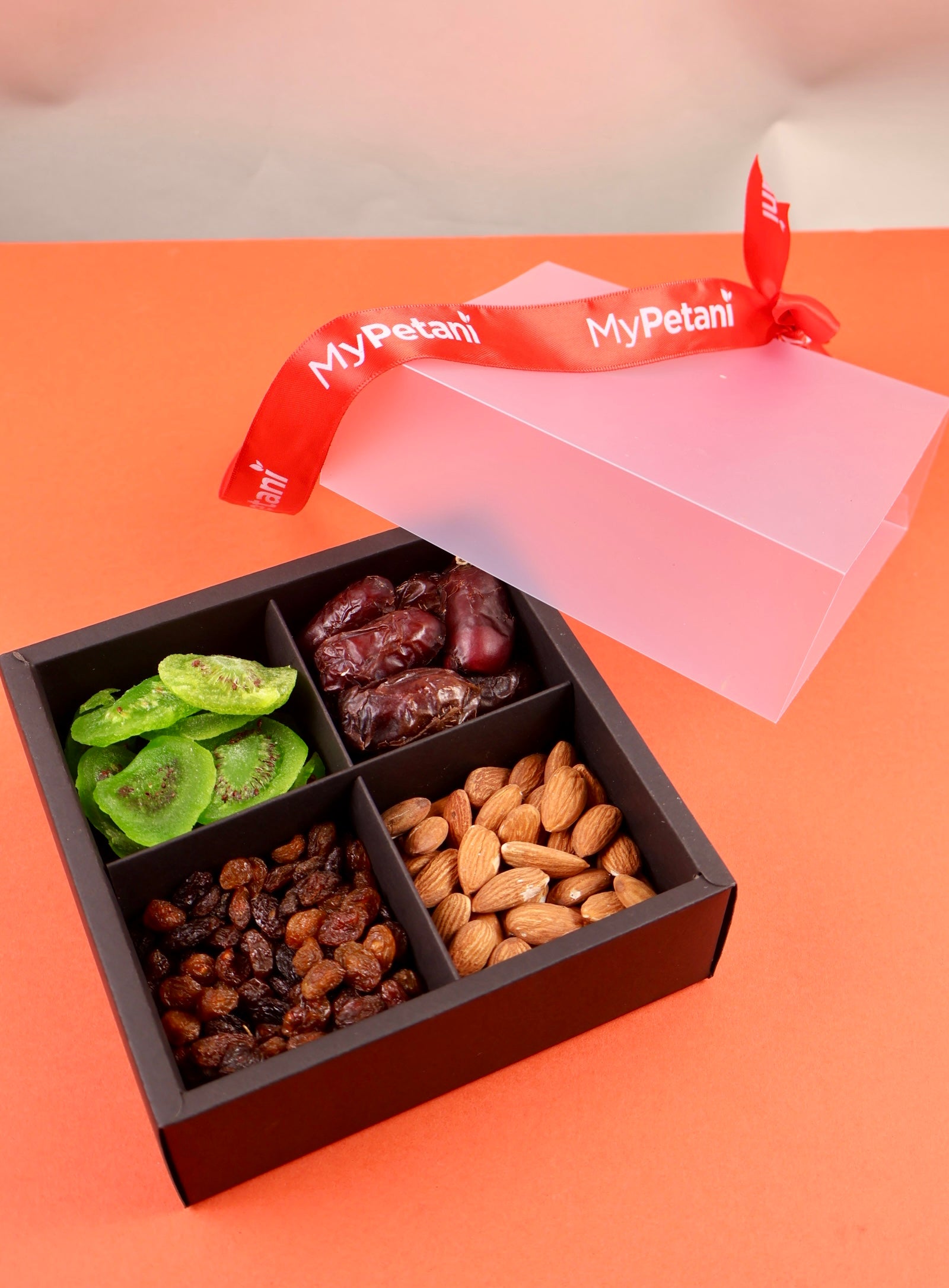 Benazir Gift Box