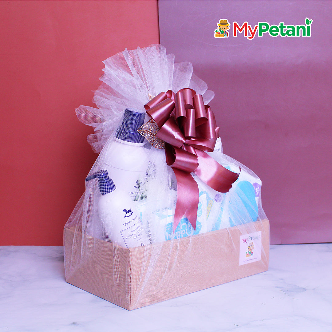 Essential Newborn Baby Gift Set