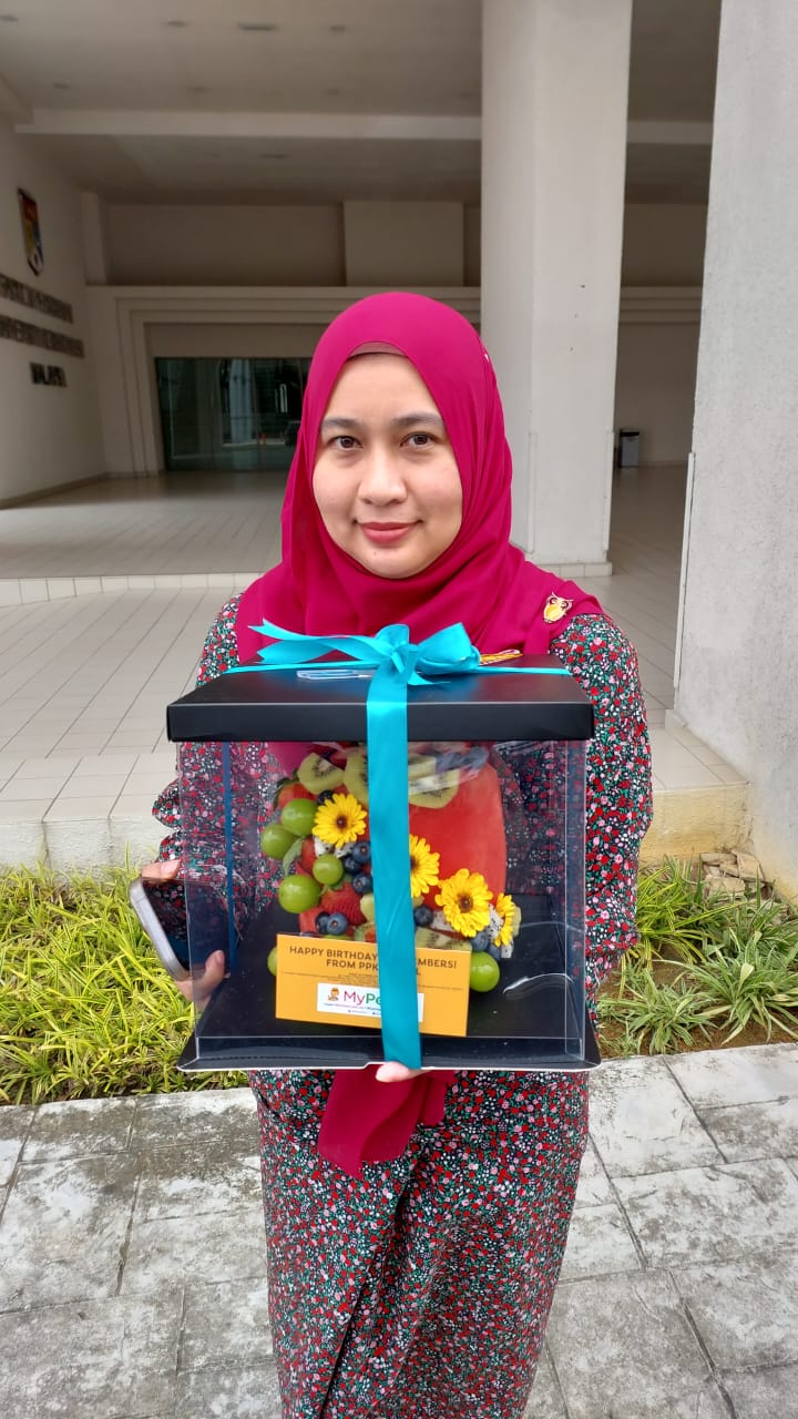 Watermelon Fruits Cake (Available in Klang Valley only)