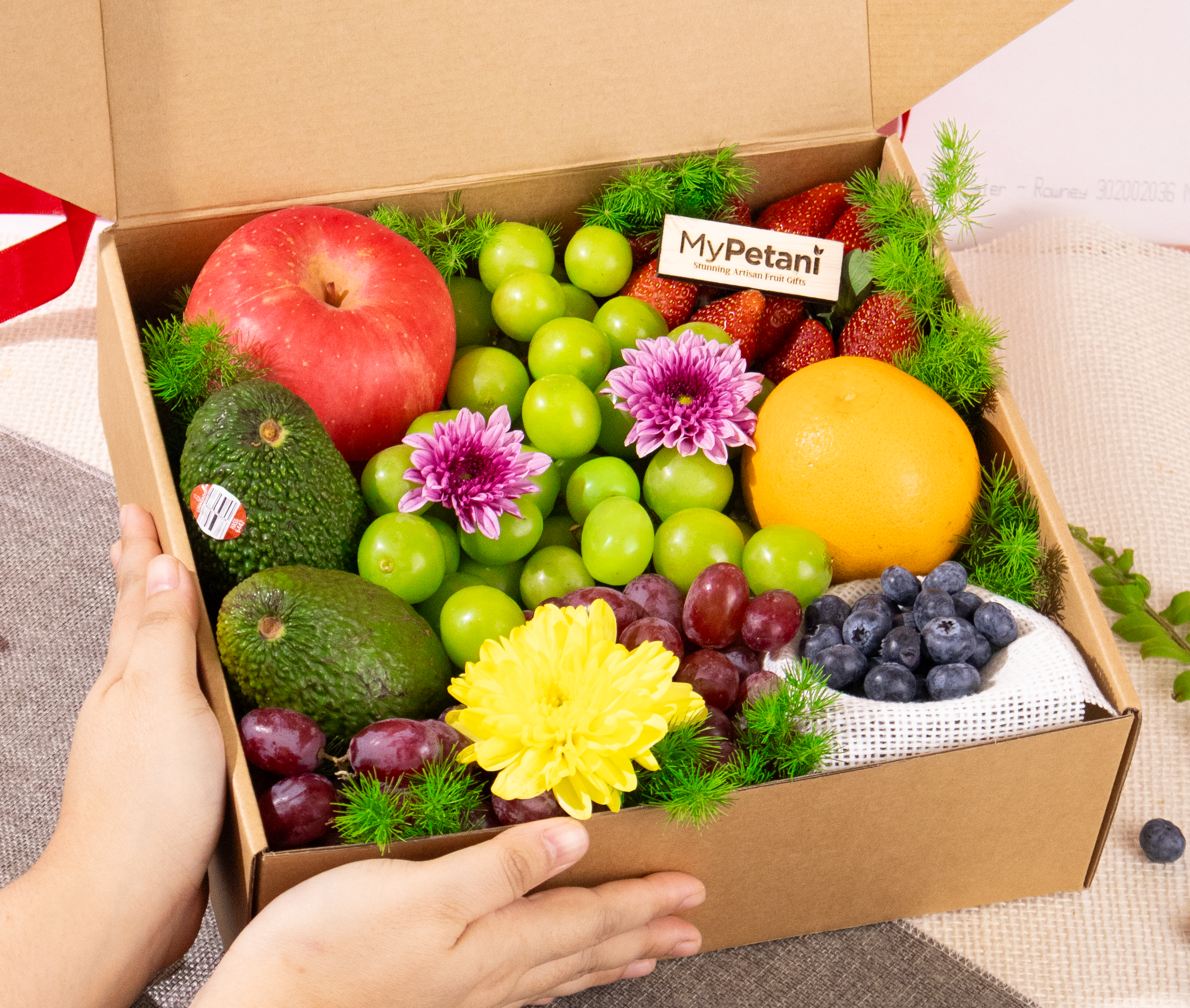 Avo Lush Fruit Box (M) (Available in KL, Selangor, JB & Penang Only)