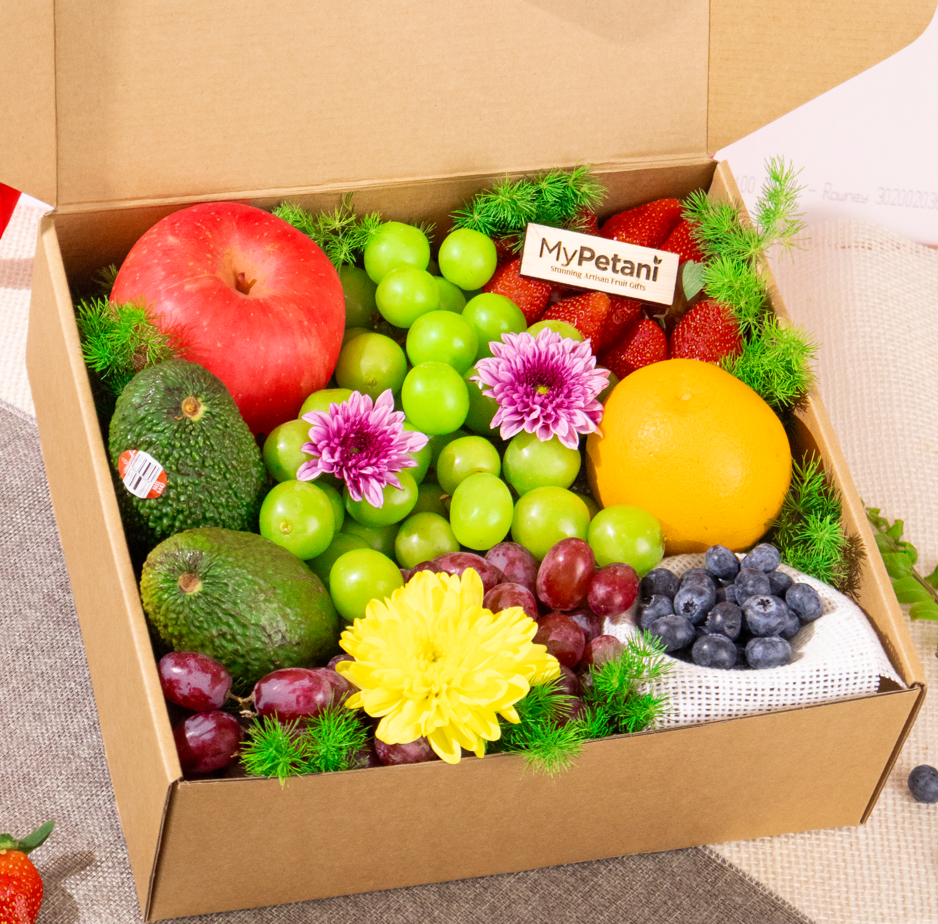 Avo Lush Fruit Box (M) (Available in KL, Selangor, JB & Penang Only)