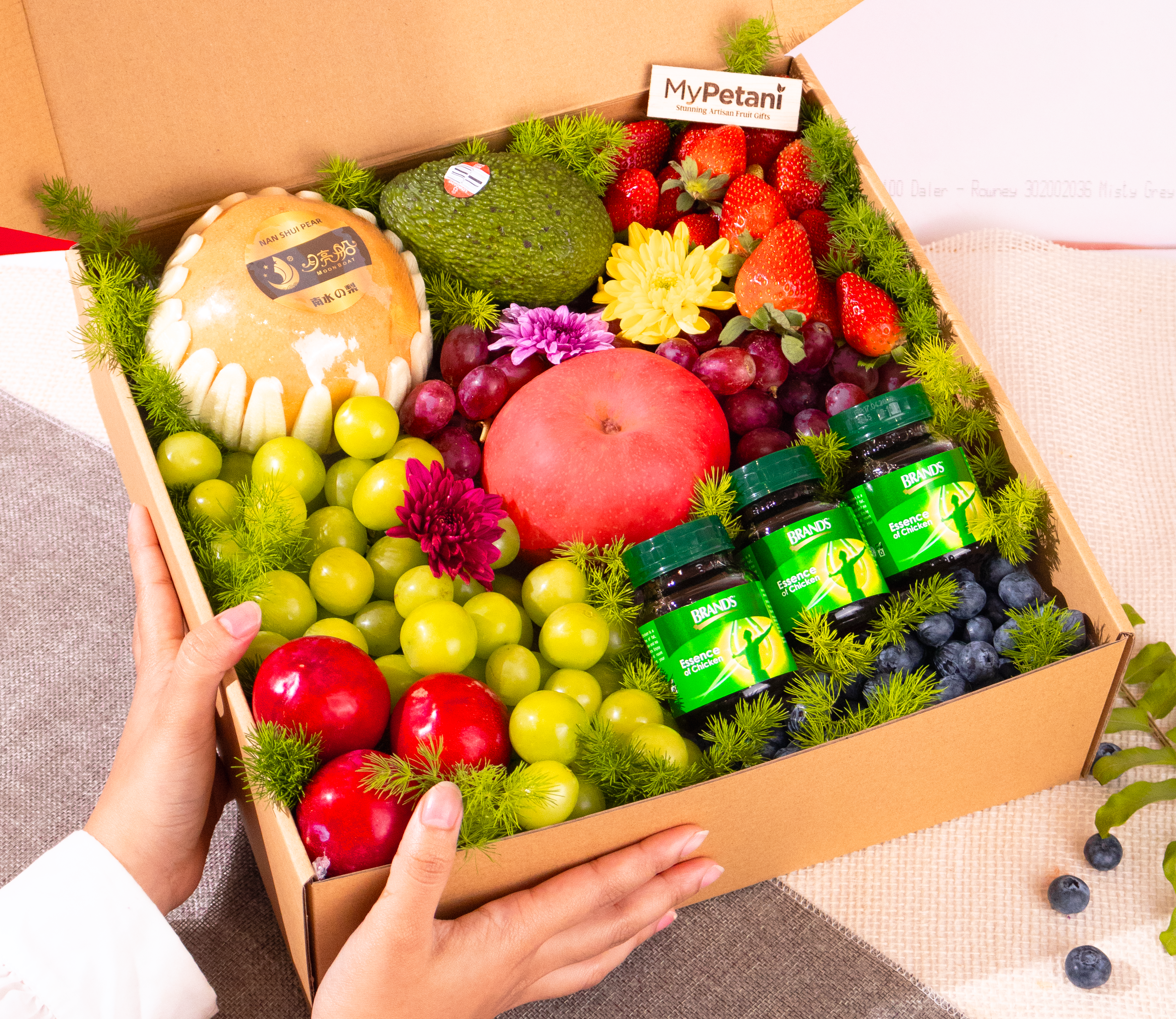 Fancy Longevity Fruit Box  (L) (Available in KL, Selangor, JB & Penang Only)