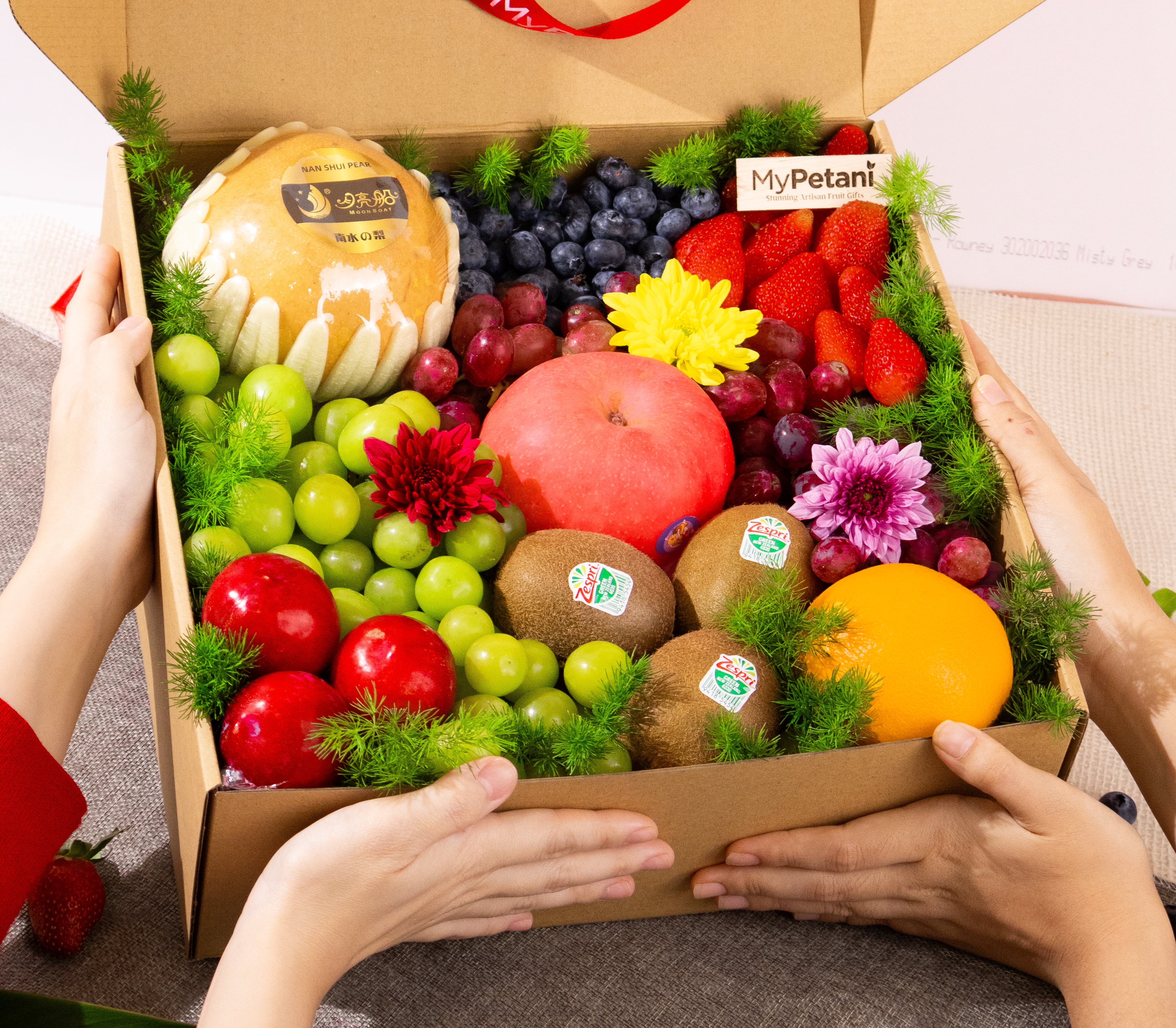 Suria Lush Fruit Box [L] (Available in Klang Valley, JB & Penang Only)