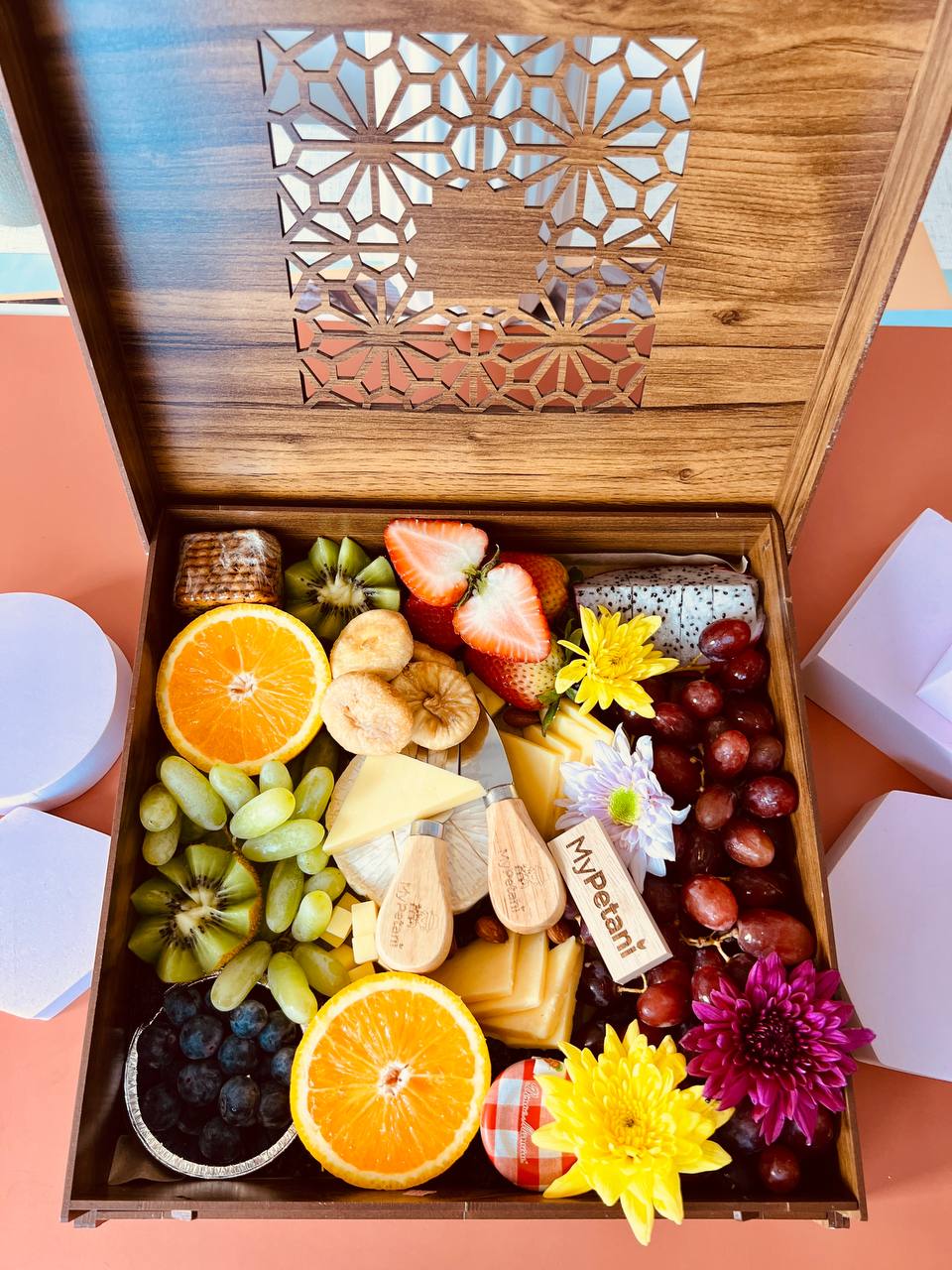 Jasmine Super Cheese Fruits Box (With Unique Carved Wooden Box)