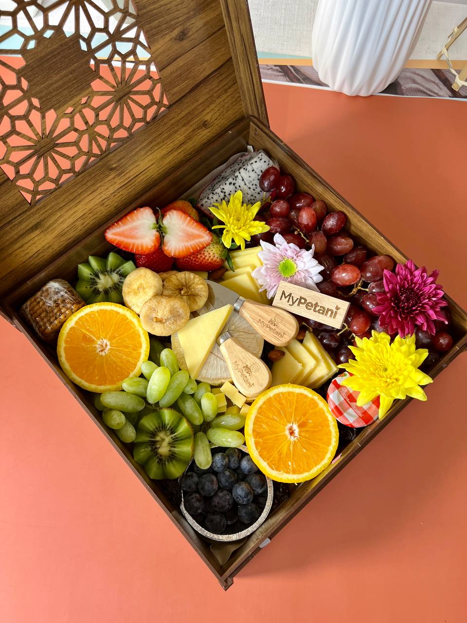 Jasmine Super Cheese Fruits Box (With Unique Carved Wooden Box)