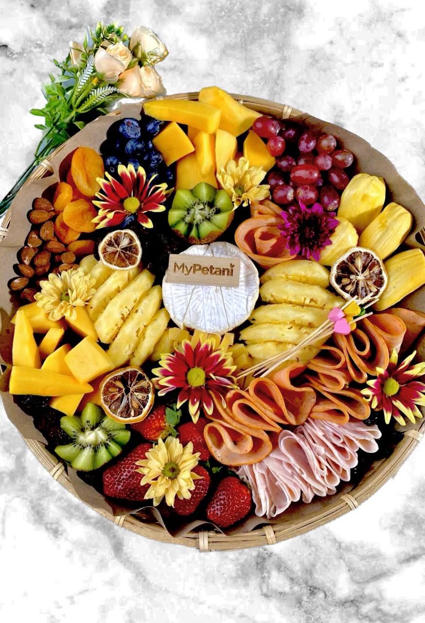 Le Magnifique Cheese, Fruits & Cold Cuts Board (Available in Selangor & KL)