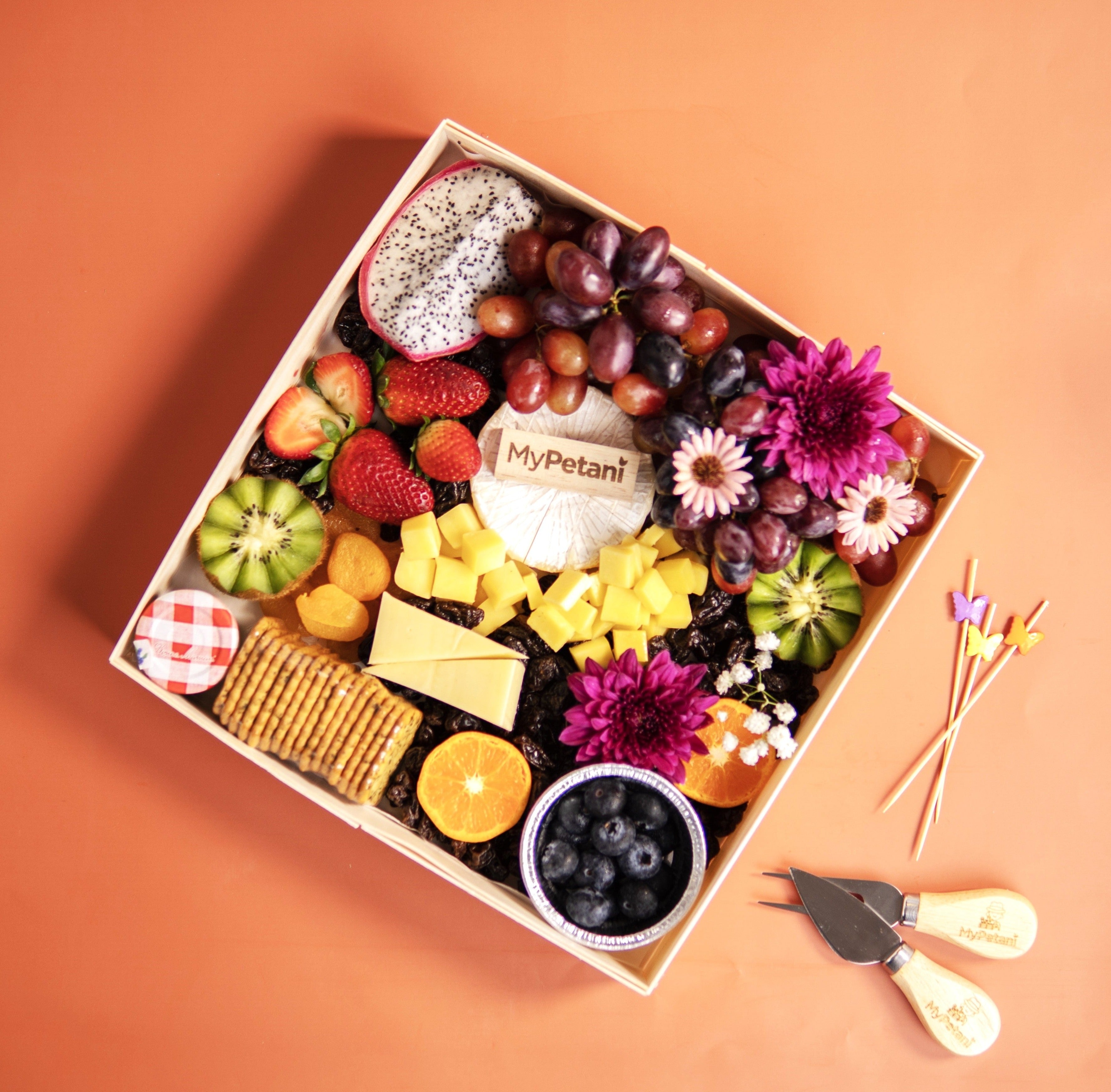 Super Cheese Fruit Platter (Available in S, M & L size)