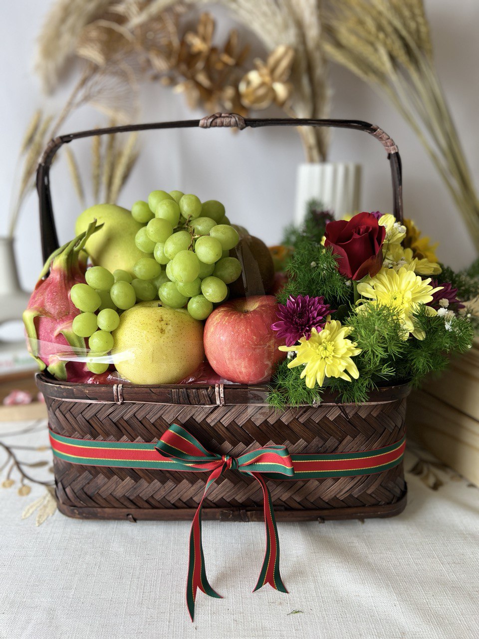 Monet Flower Fruit Basket (Available in KV, KL & Seremban)